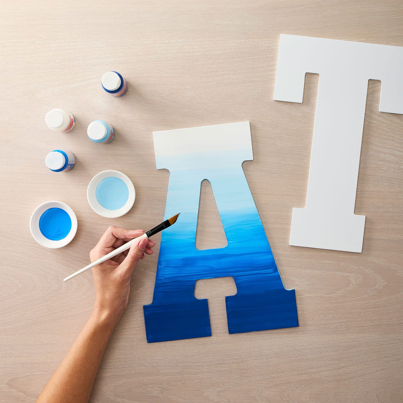 Craft Smart® Ombré Matte Letter | Projects | Michaels, image size:1398x1398