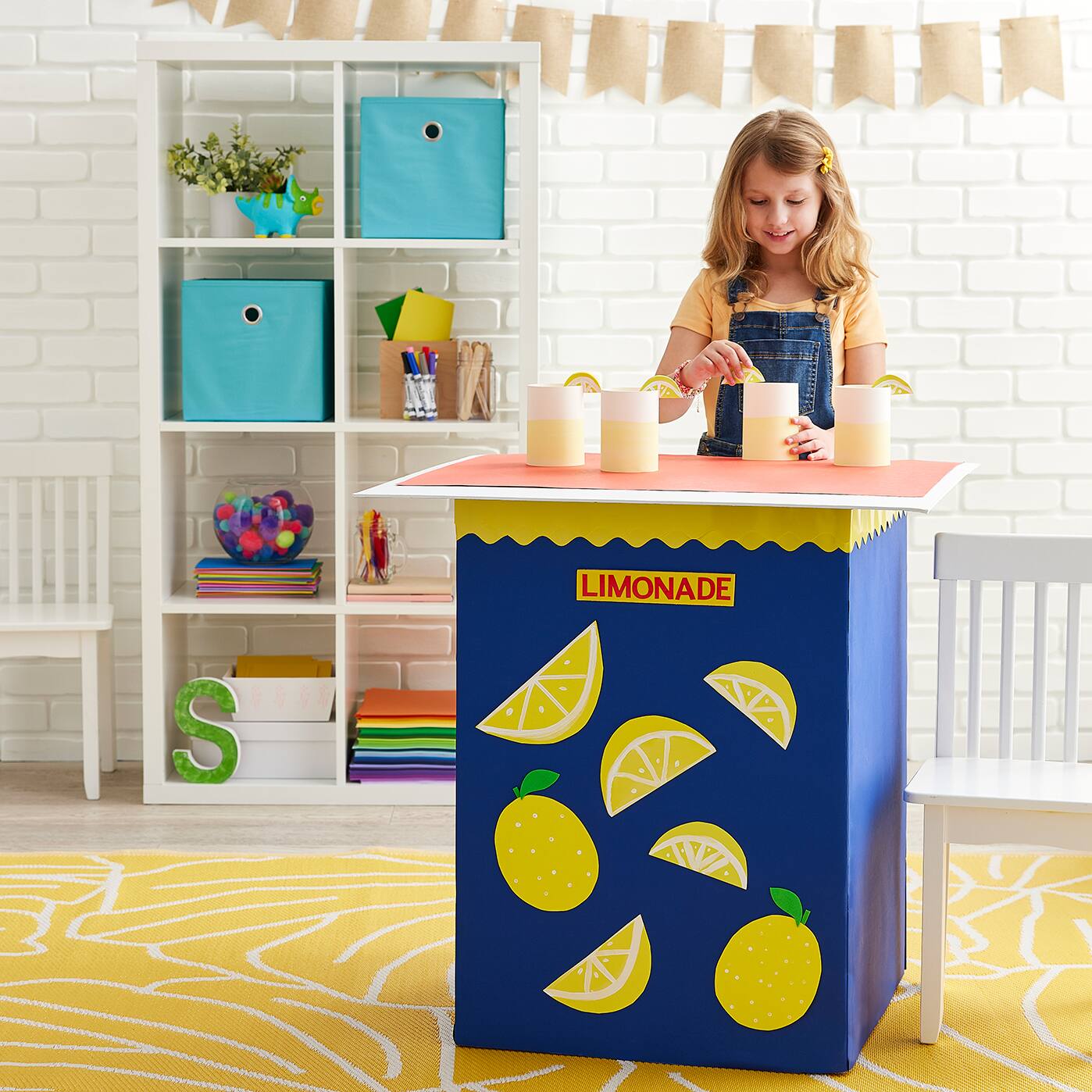 Pretend Play Lemonade Stand