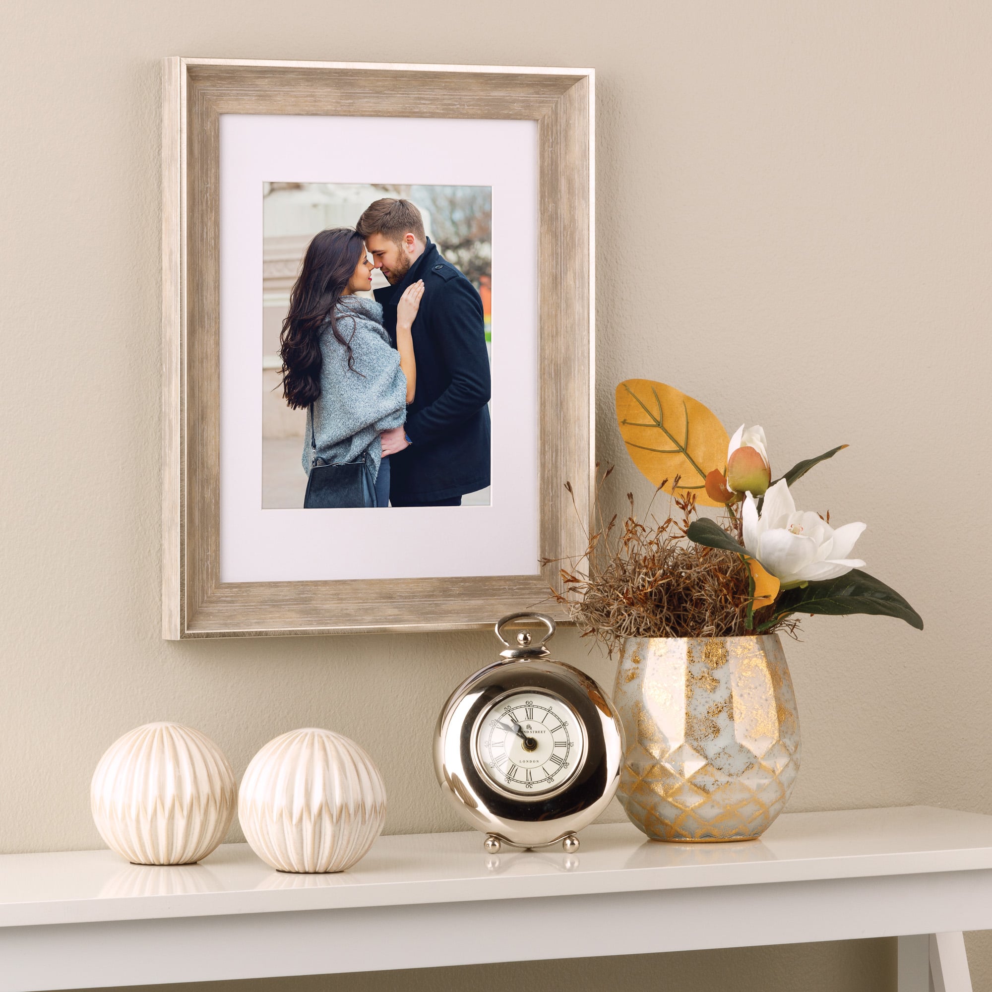 Cadre champagne avec passe-partout Styles de vie de Studio Décor