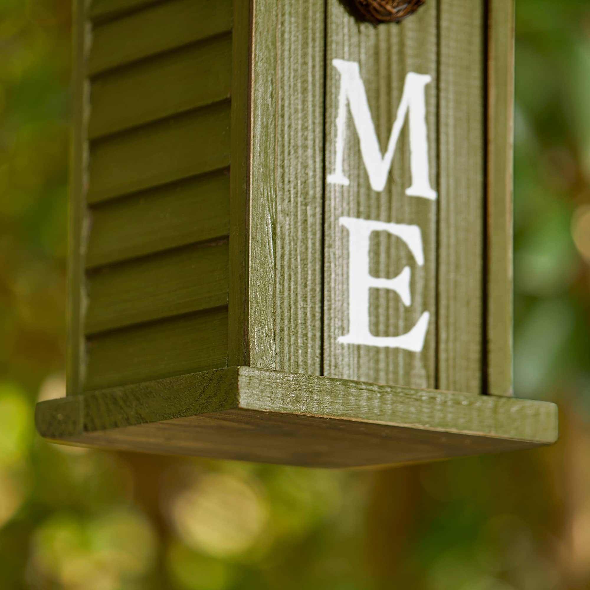 Glitzhome&#xAE; 14.75&#x22; Distressed Wood HOME Birdhouse