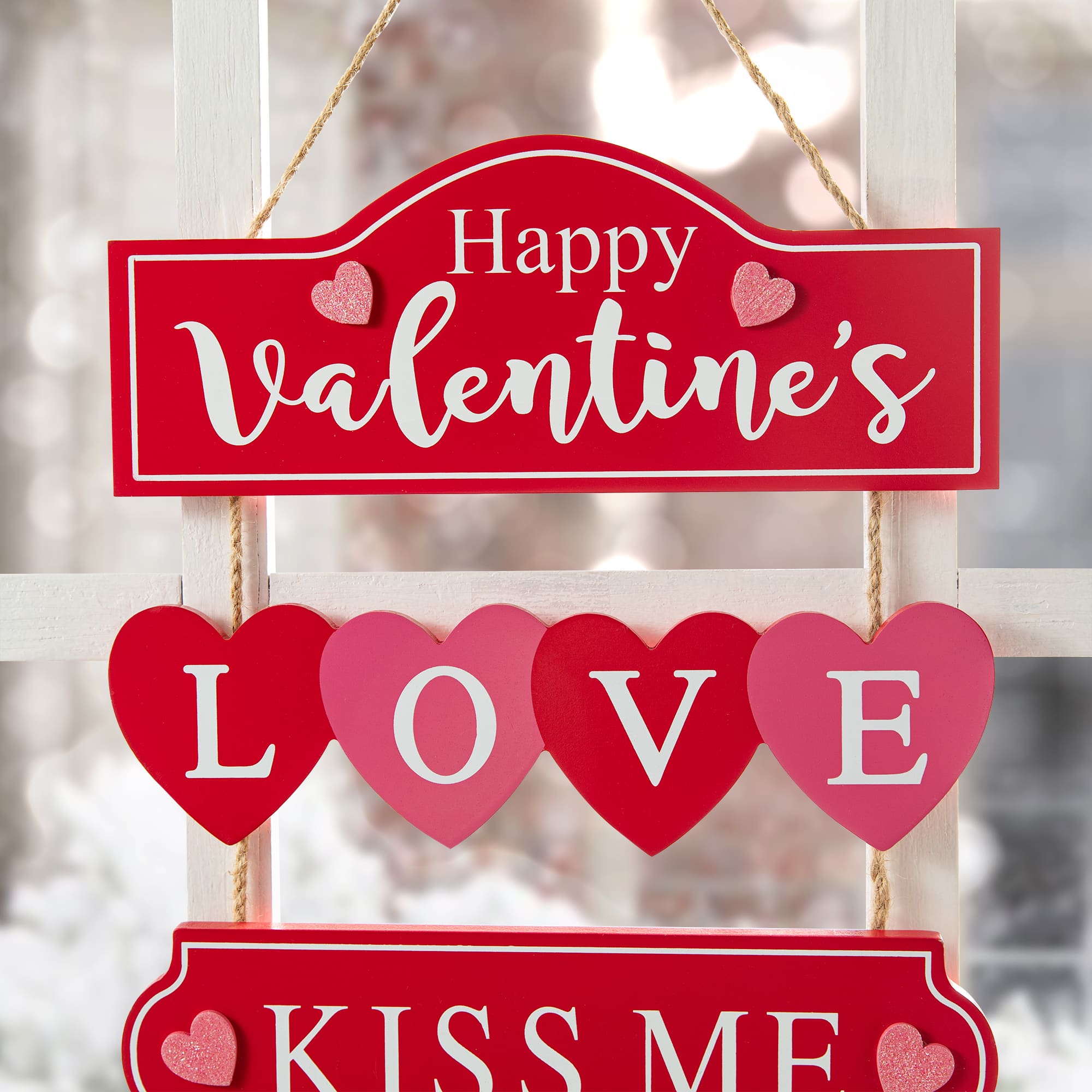 Glitzhome&#xAE; 13.5&#x22; Valentine&#x27;s Wooden Love Door Hanger
