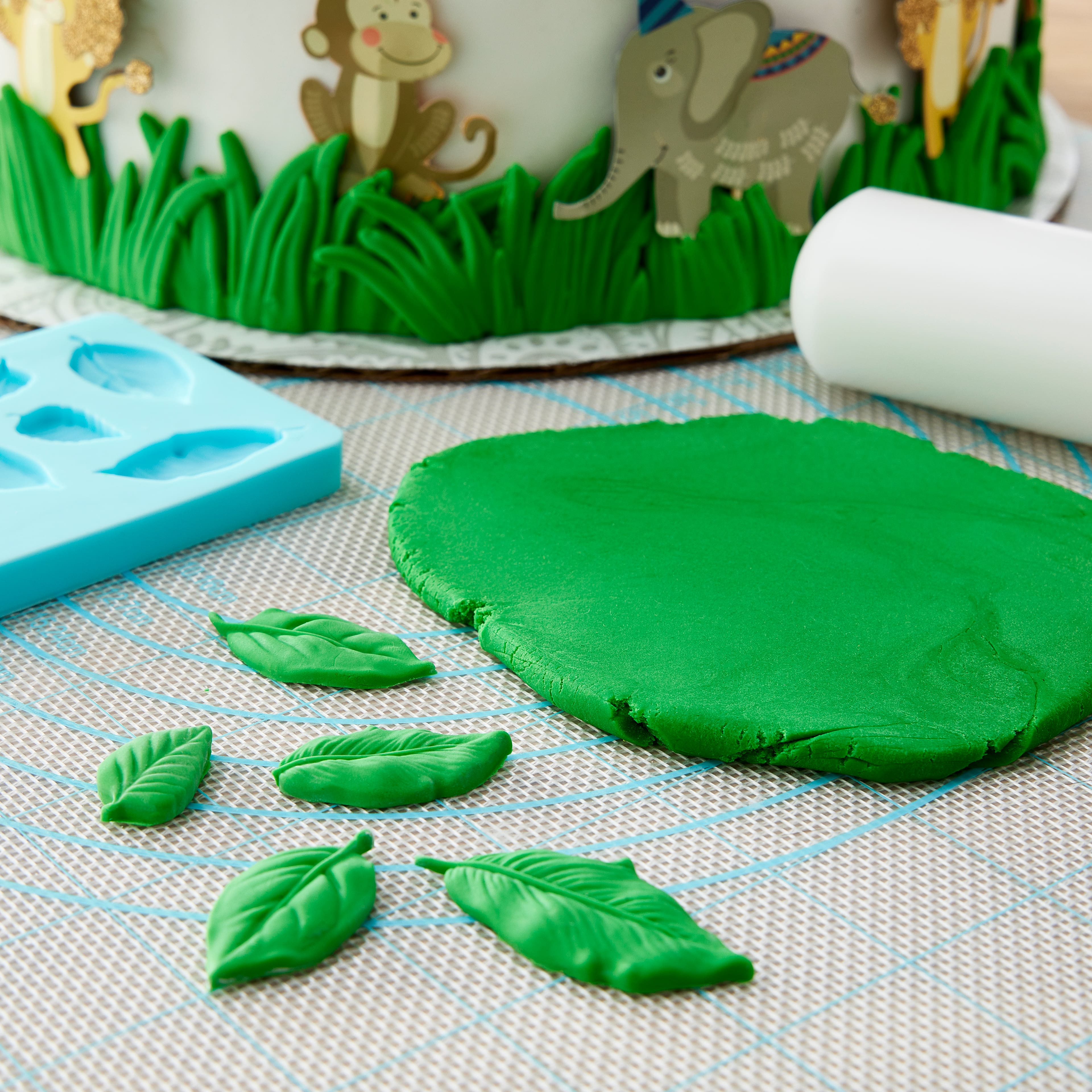 Satin Ice® Vanilla Fondant, 4.4oz.