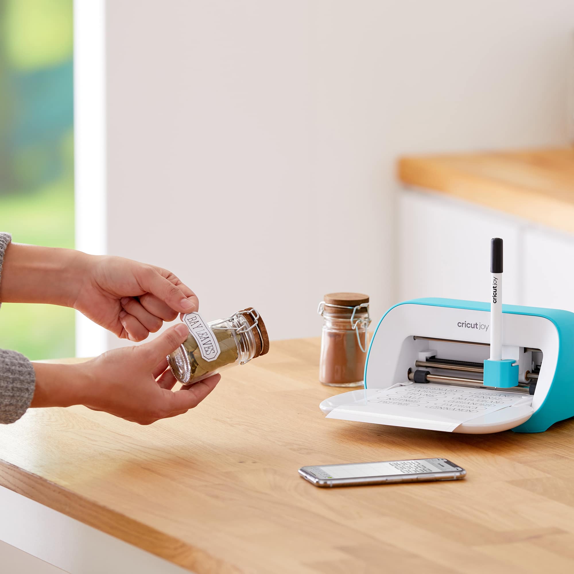 Meet Cricut Joy, The Smallest Smart Cutting Machine – Craft Box Girls