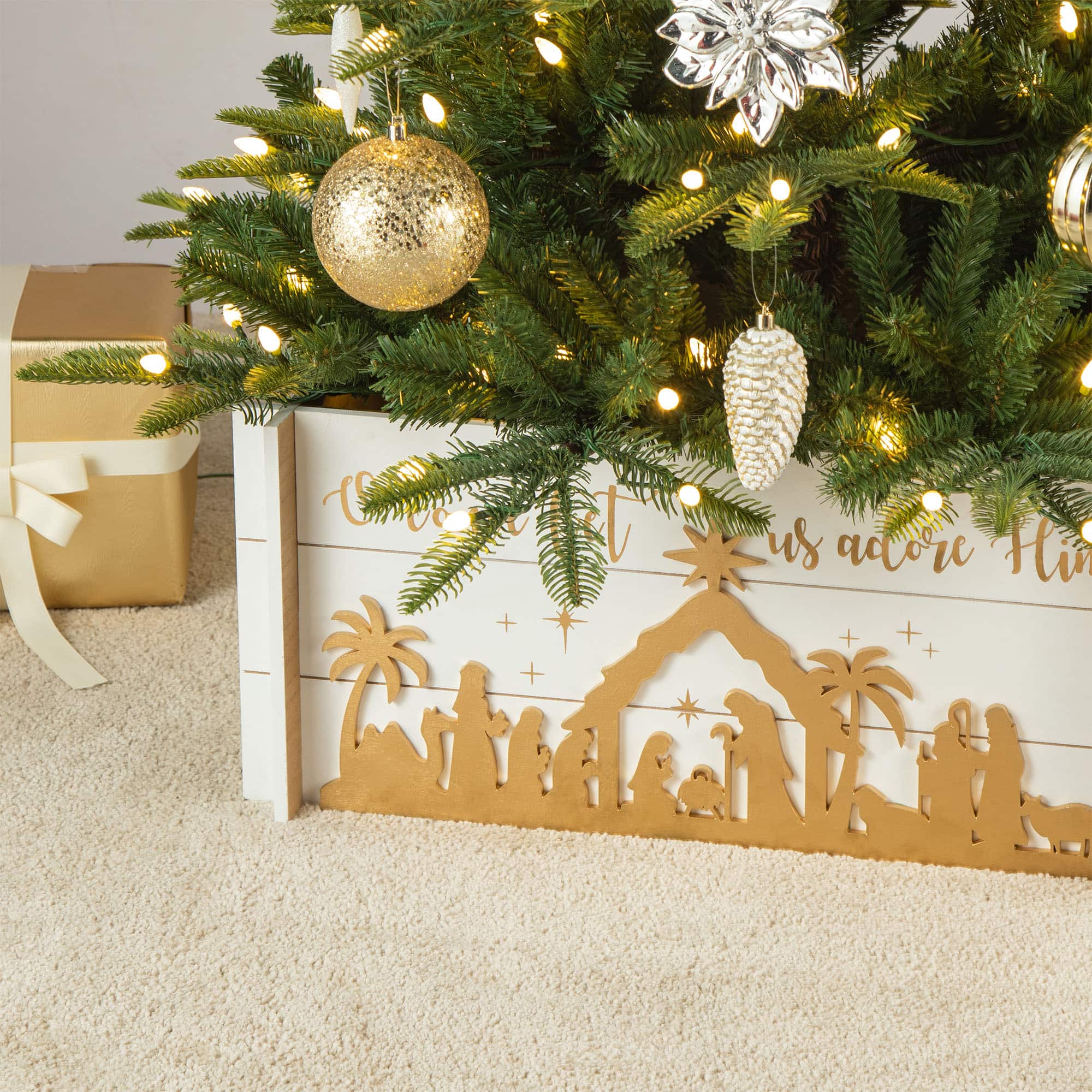 Glitzhome&#xAE; 24&#x22; Nativity Scene Tree Collar
