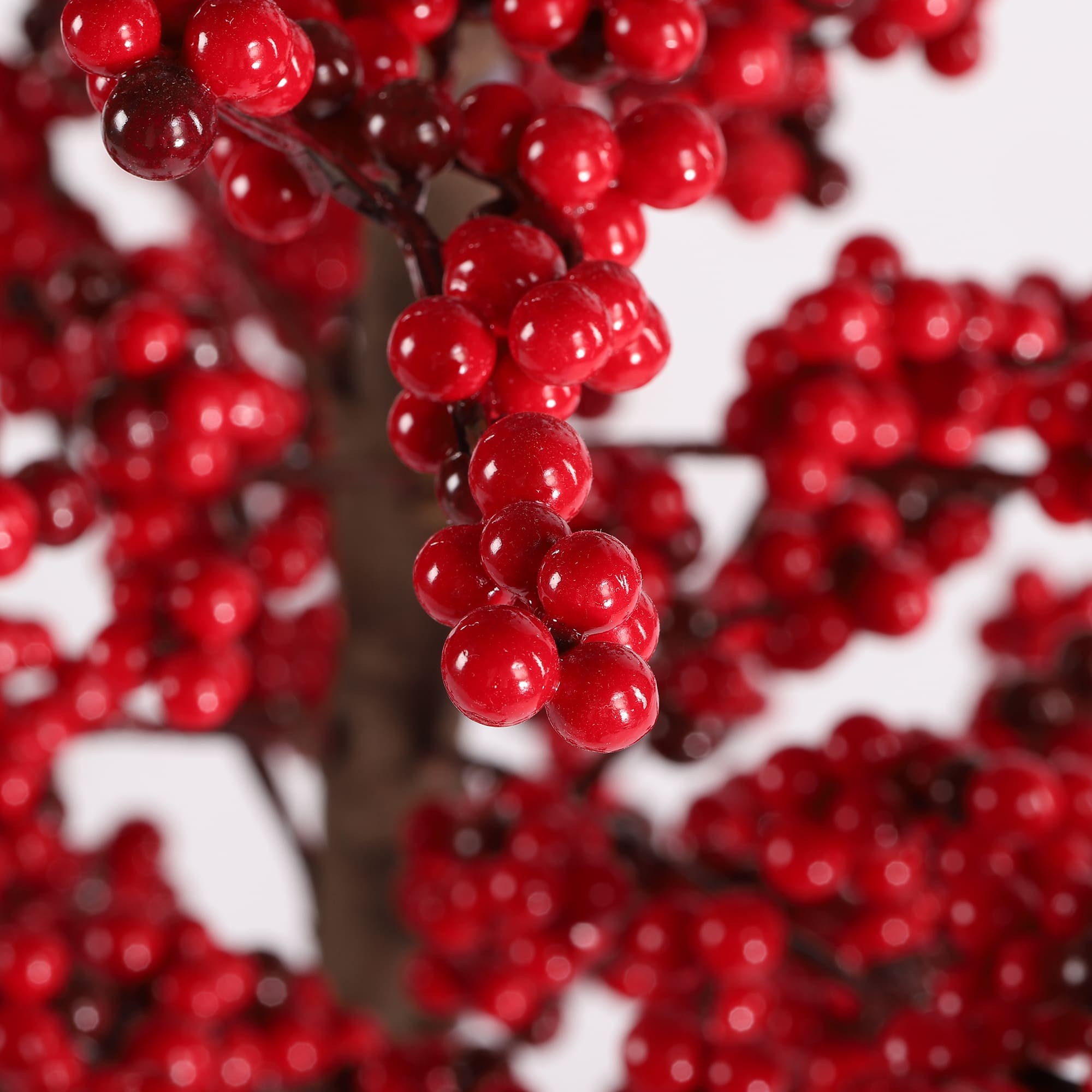 Glitzhome&#xAE; 41&#x22;H Chirstmas Berry Porch Tree