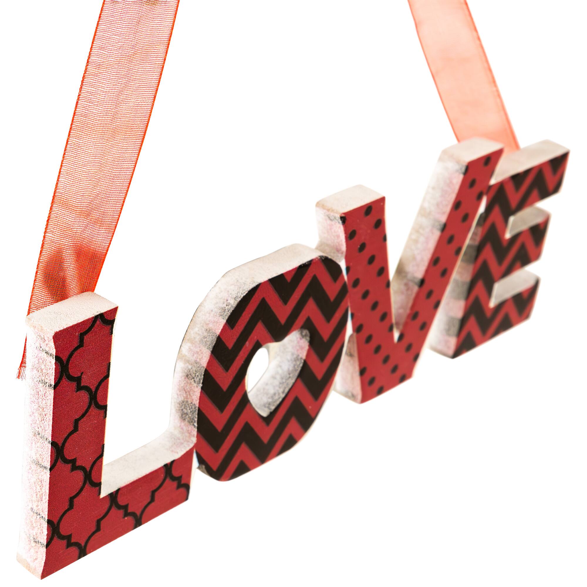 Wooden LOVE &#x26; XOXO Valentine&#x27;s Day Wall D&#xE9;cor Set