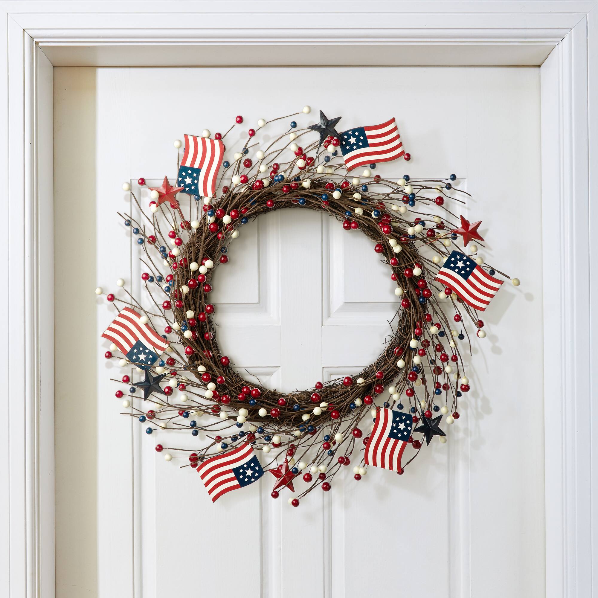 Glitzhome&#xAE; 22&#x22; Americana Flag &#x26; Berry Wreath