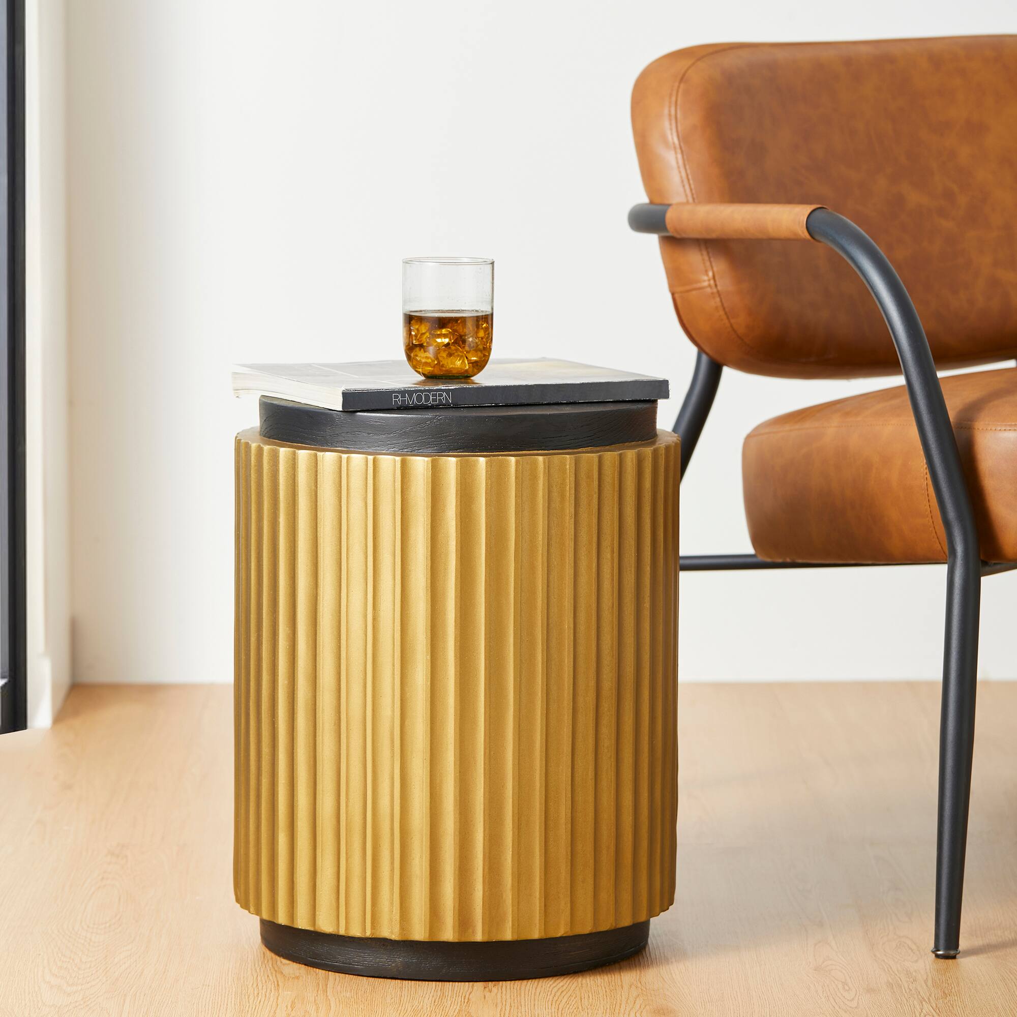 Glitzhome&#xAE; 17.5&#x22; Antique Gold Fluted Side Table