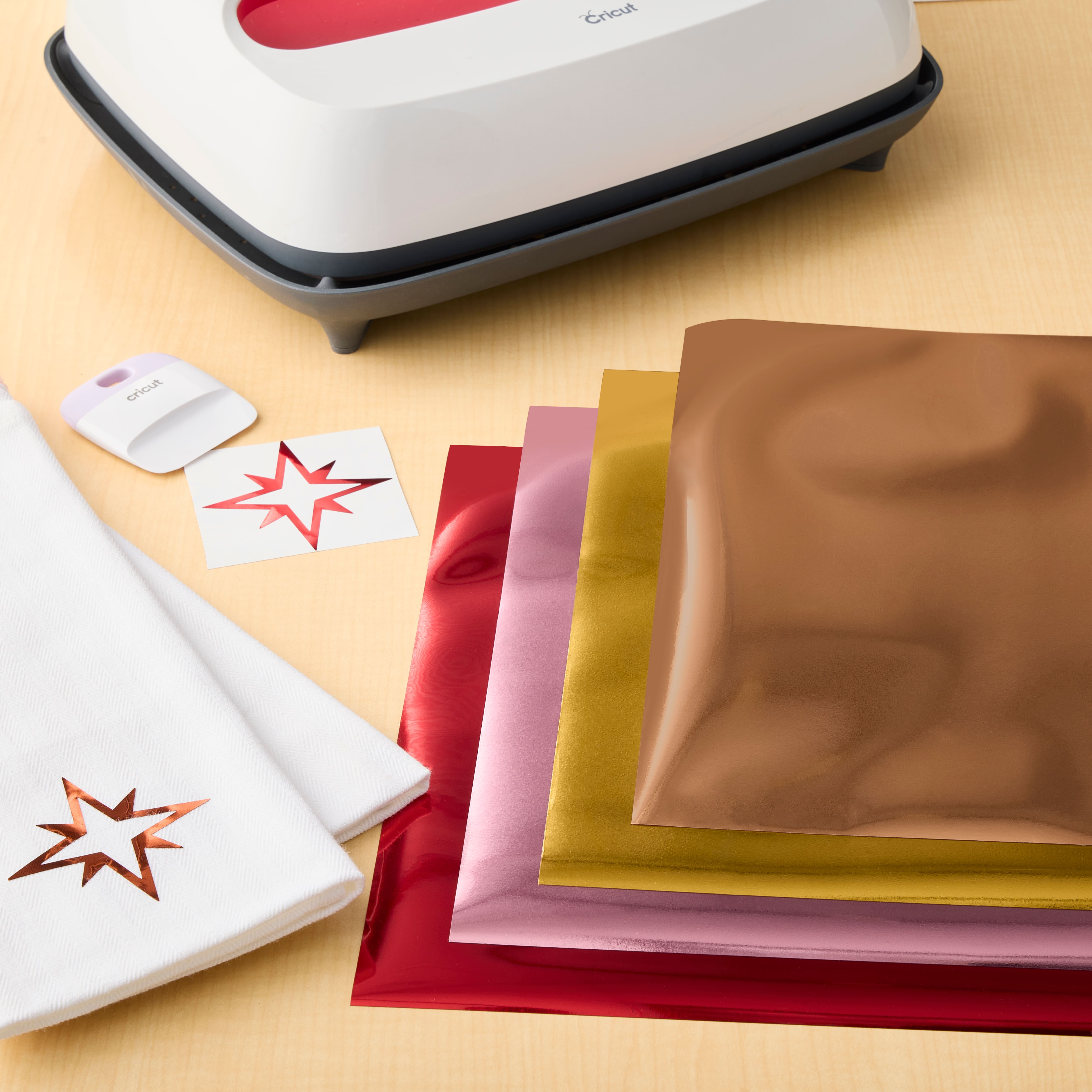 Cricut® Foil Iron-On™ Ladylike Sampler