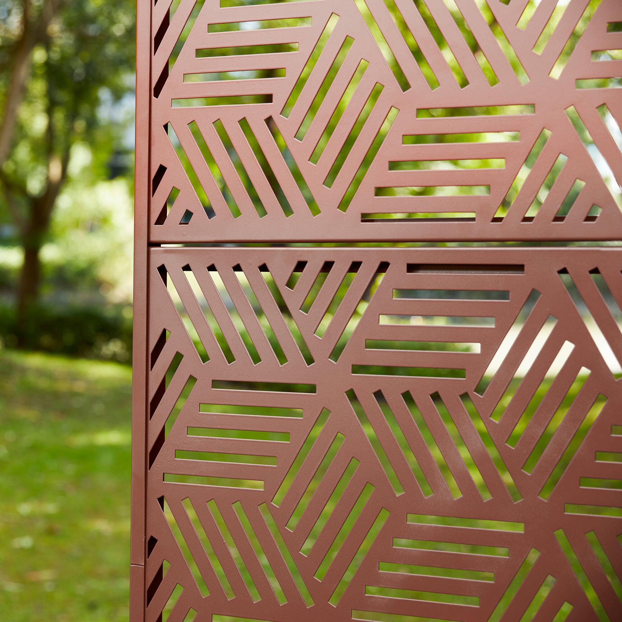 Glitzhome&#xAE; 6ft. Brown Galvanized Steel Geometric Pattern Privacy Screen Fence Panel &#x26; Room Divider