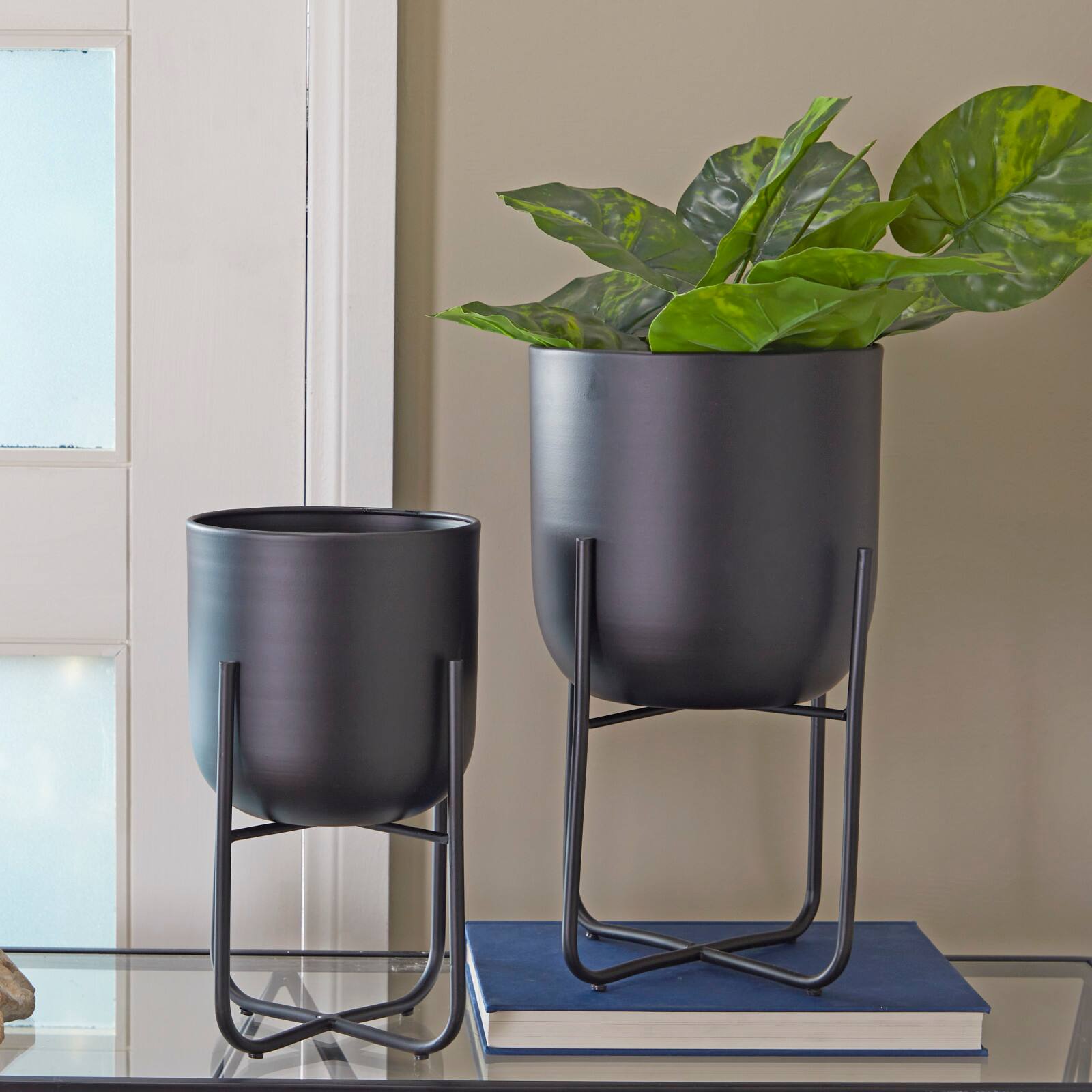 CosmoLiving by Cosmopolitan Black Metal Planter with Removable Stand Set, 17" & 13"