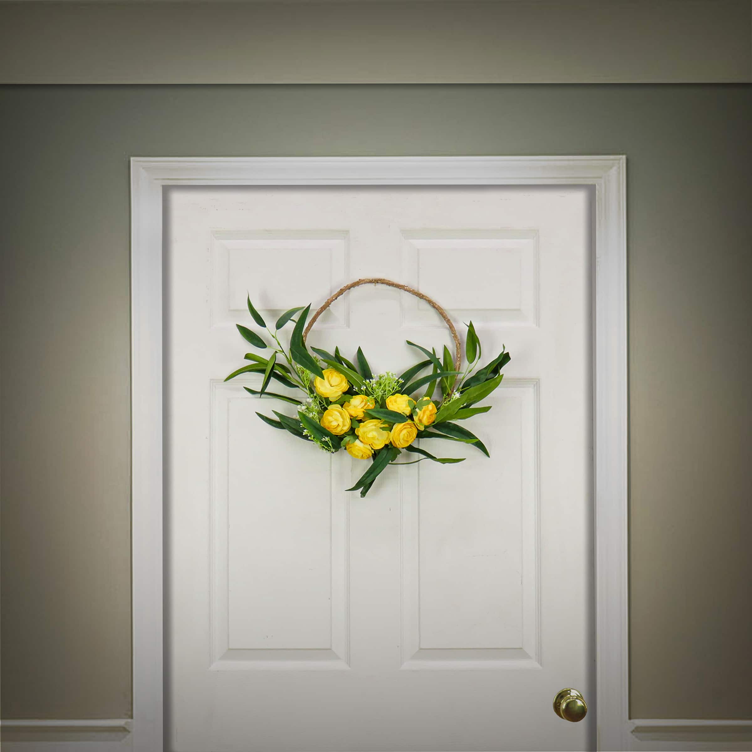 16" Buttercup & Baby’s Breath Hoop Wreath
