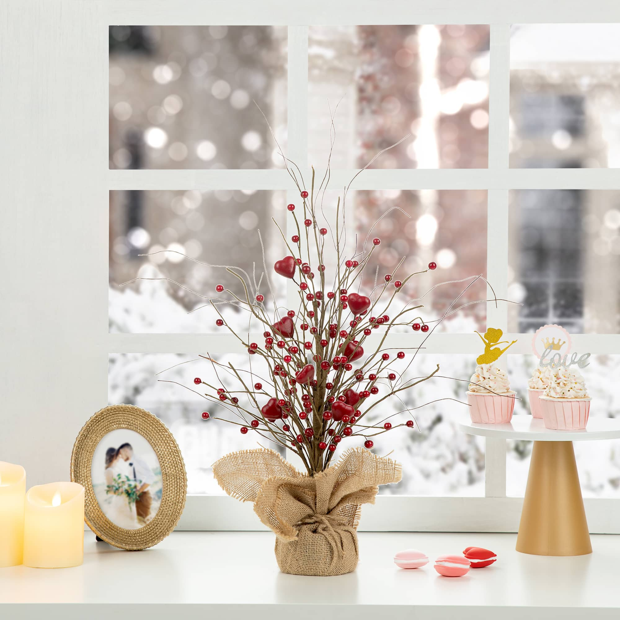 Glitzhome&#xAE; 18&#x22; Valentine&#x27;s Berry Heart Table Tree