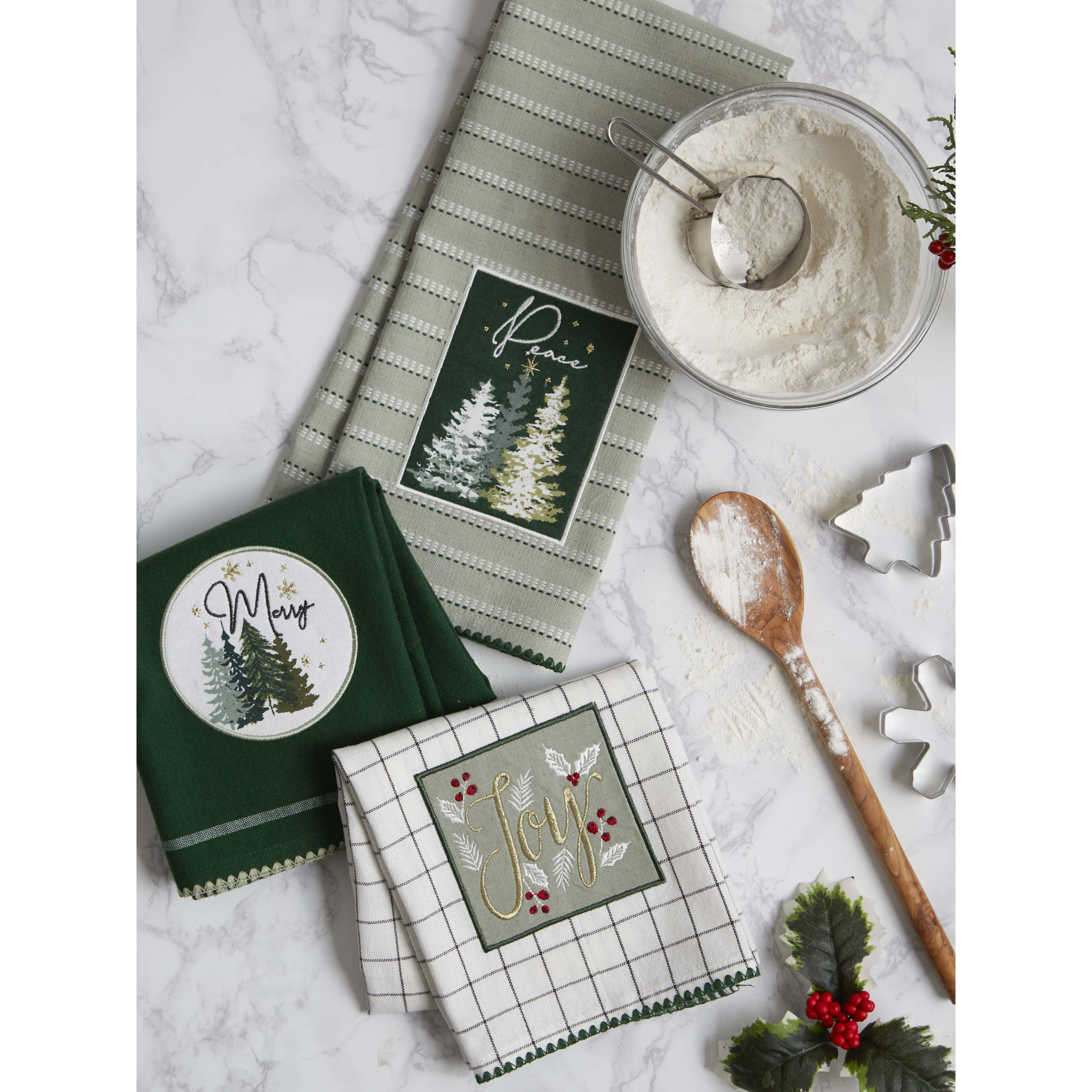 DII® Winter Woods Embellished Dishtowel Set