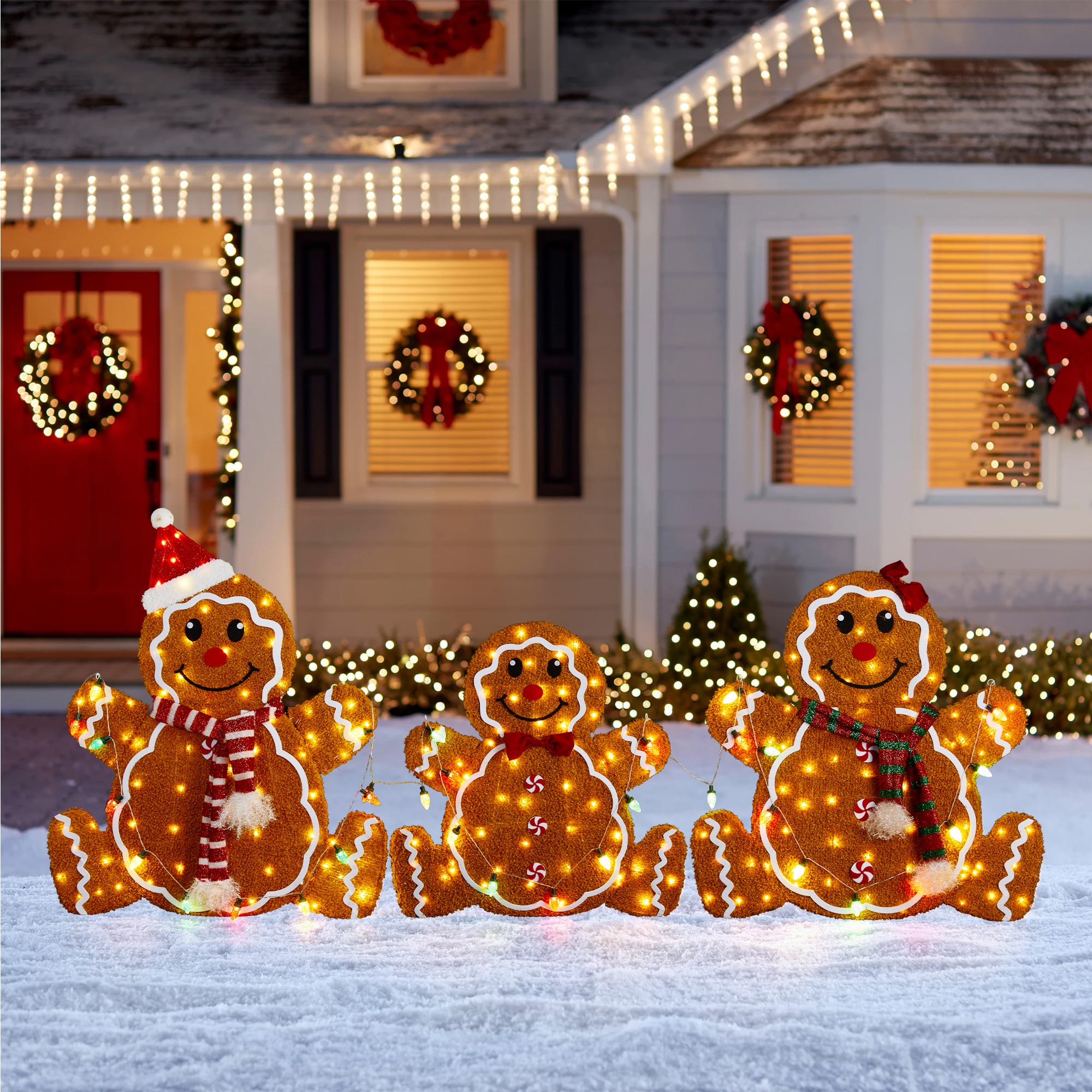 Glitzhome&#xAE; 90.5&#x22;L Lighted Christmas 2D Fabric Gingerbread Family Outdoor Decor Set
