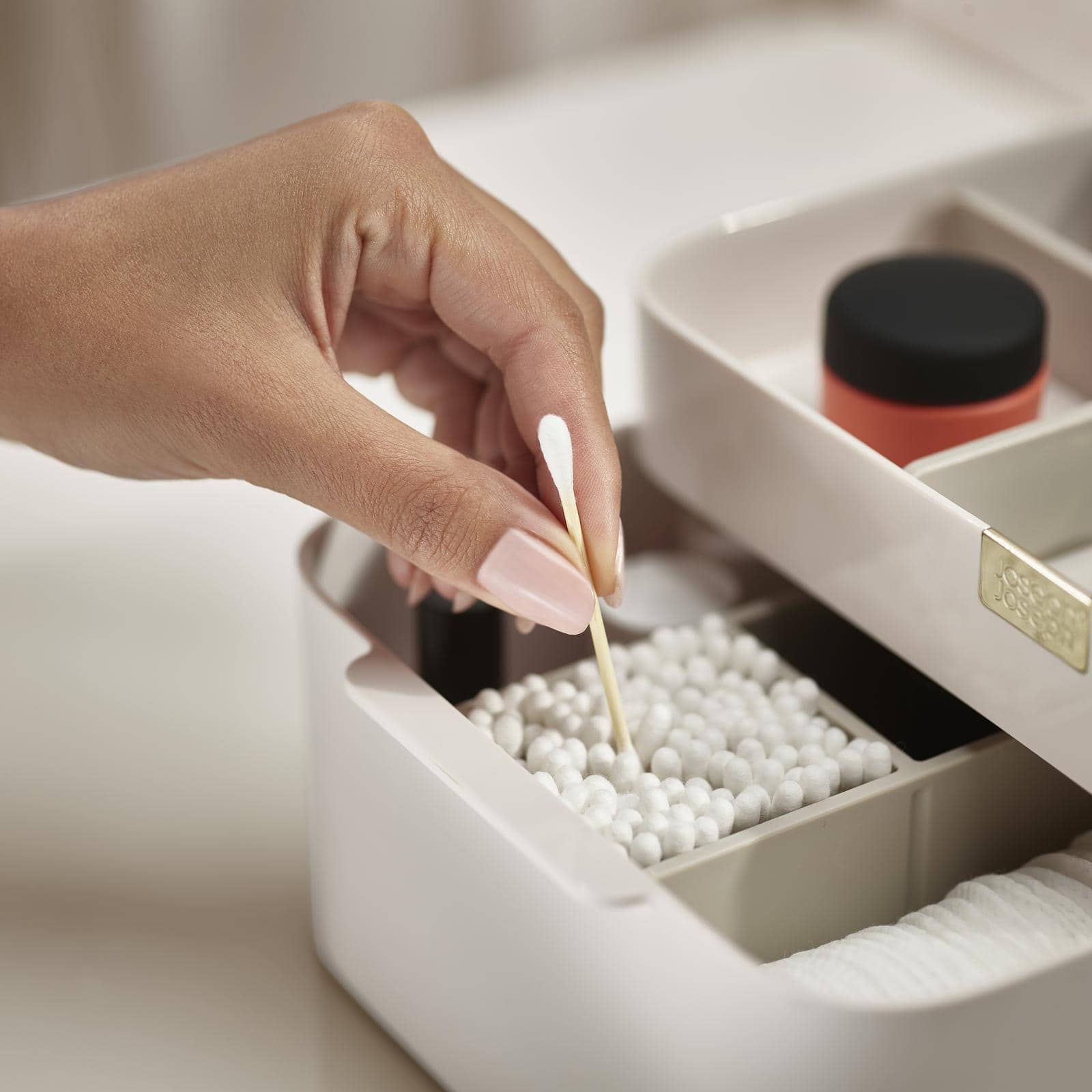 Joseph Joseph Viva Cosmetic organizer with Drawer