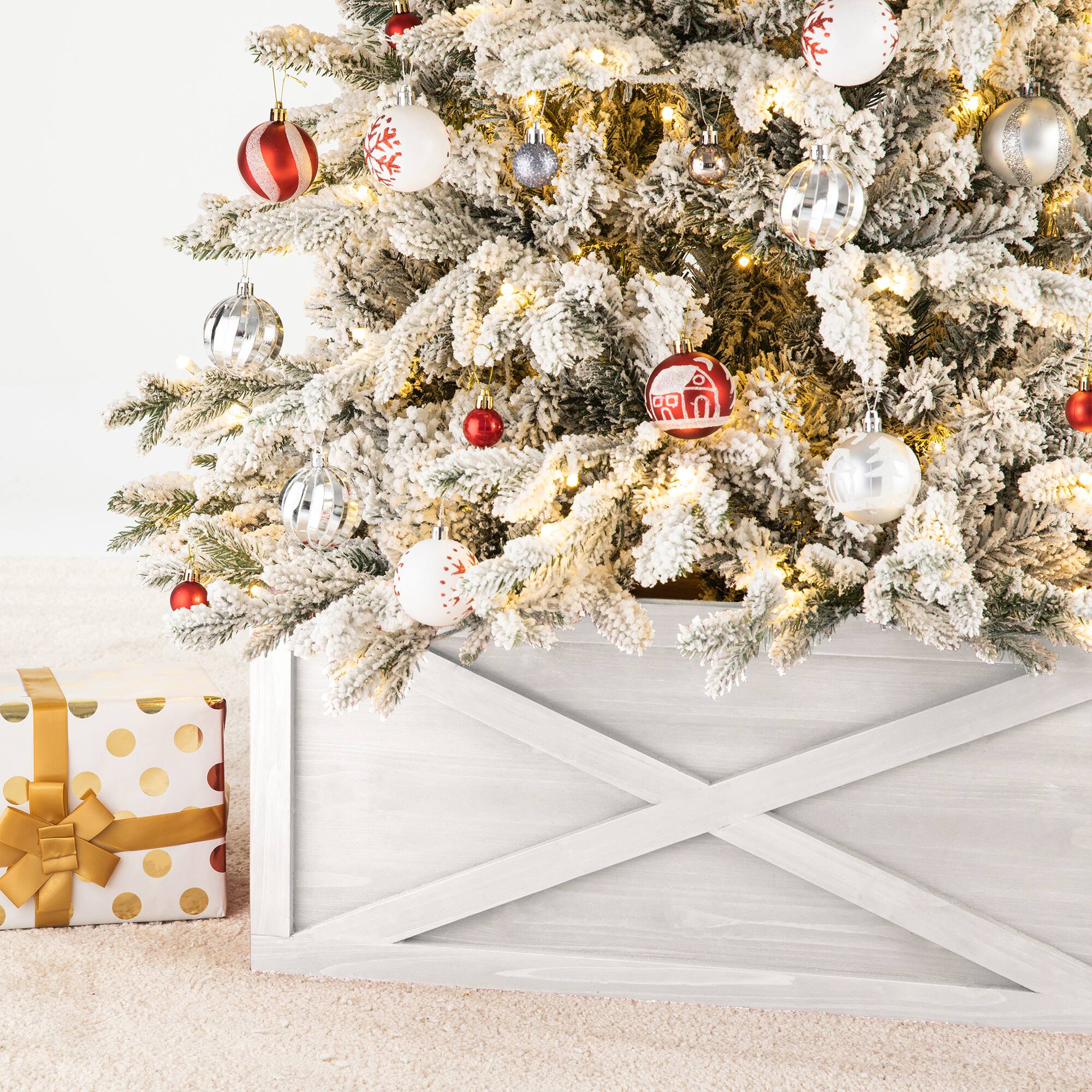 Glitzhome&#xAE; Washed White Wood Tree Collar