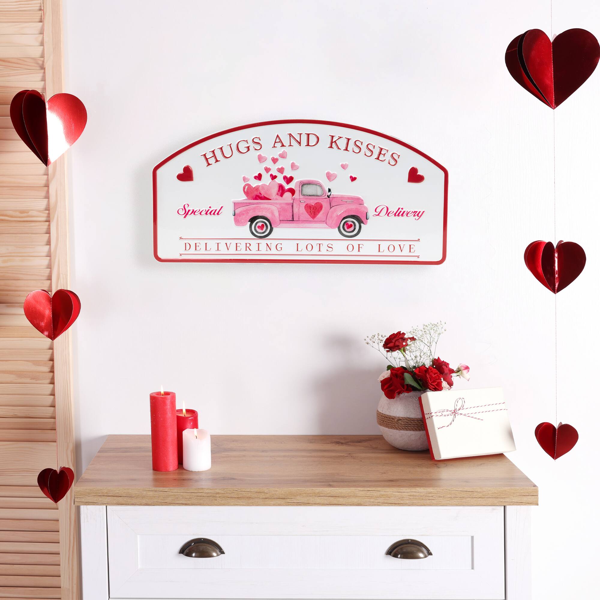 18" Hugs and Kisses Valentine's Day Wall Sign