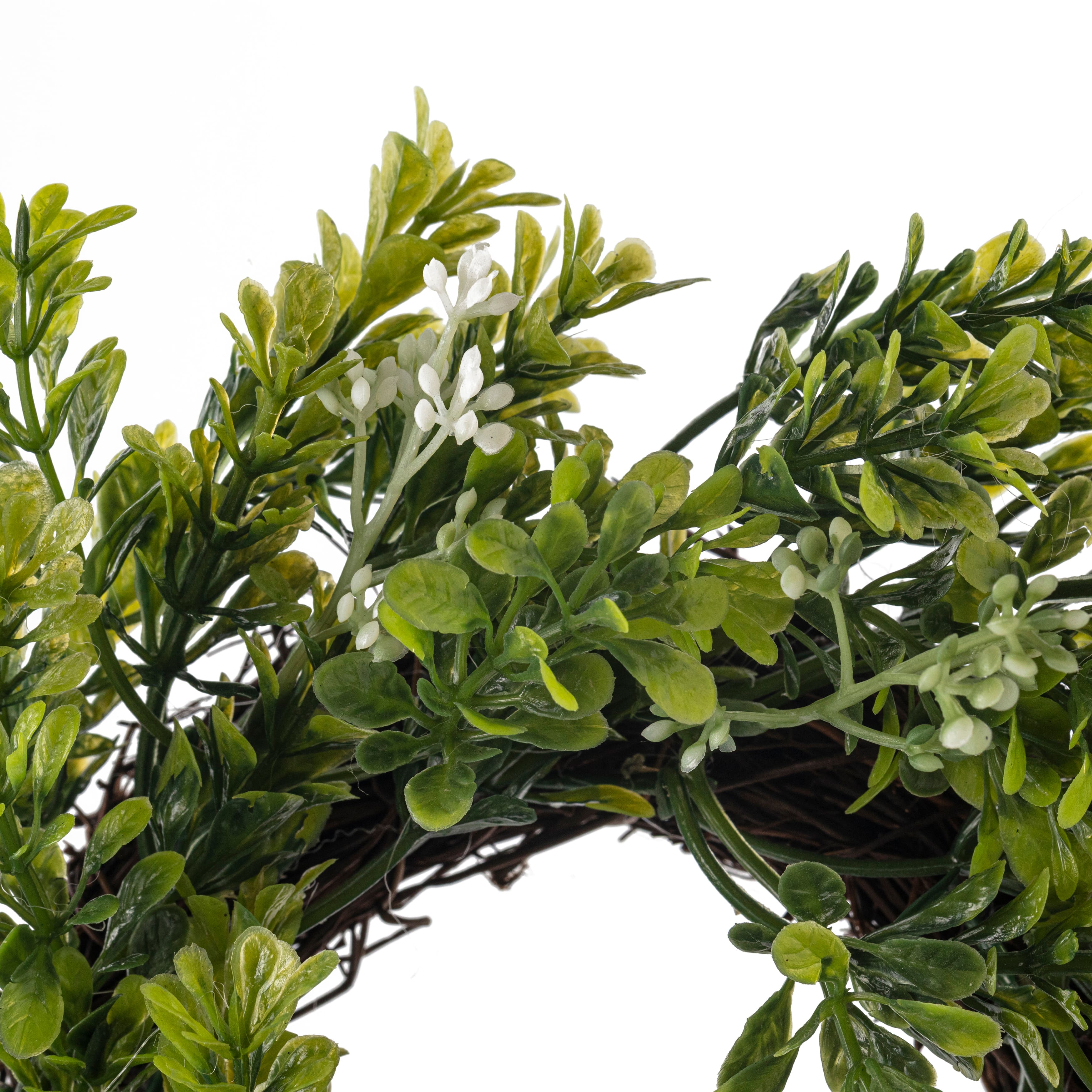 9&#x22; Green Mini Boxwood Wreath with Flowers by Ashland&#xAE;