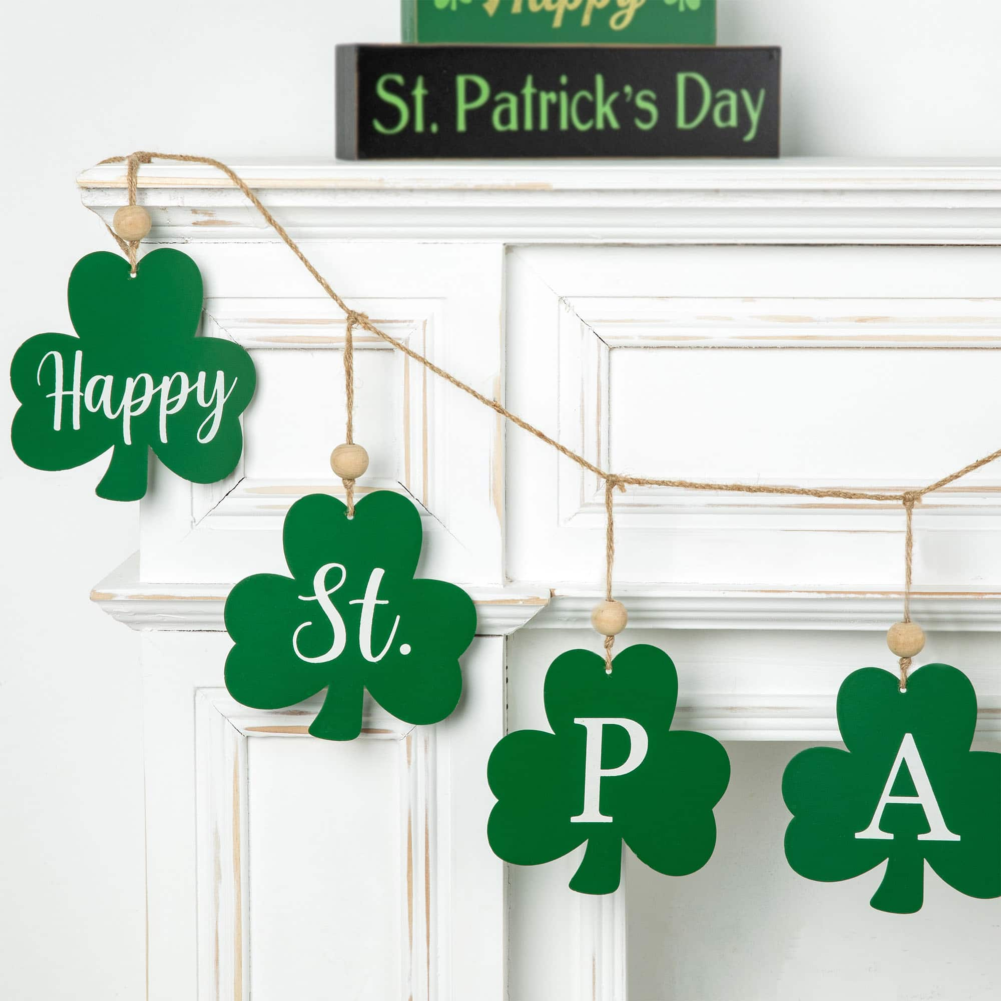 Glitzhome&#xAE; St. Patrick&#x27;s Metal Shamrocks Garland