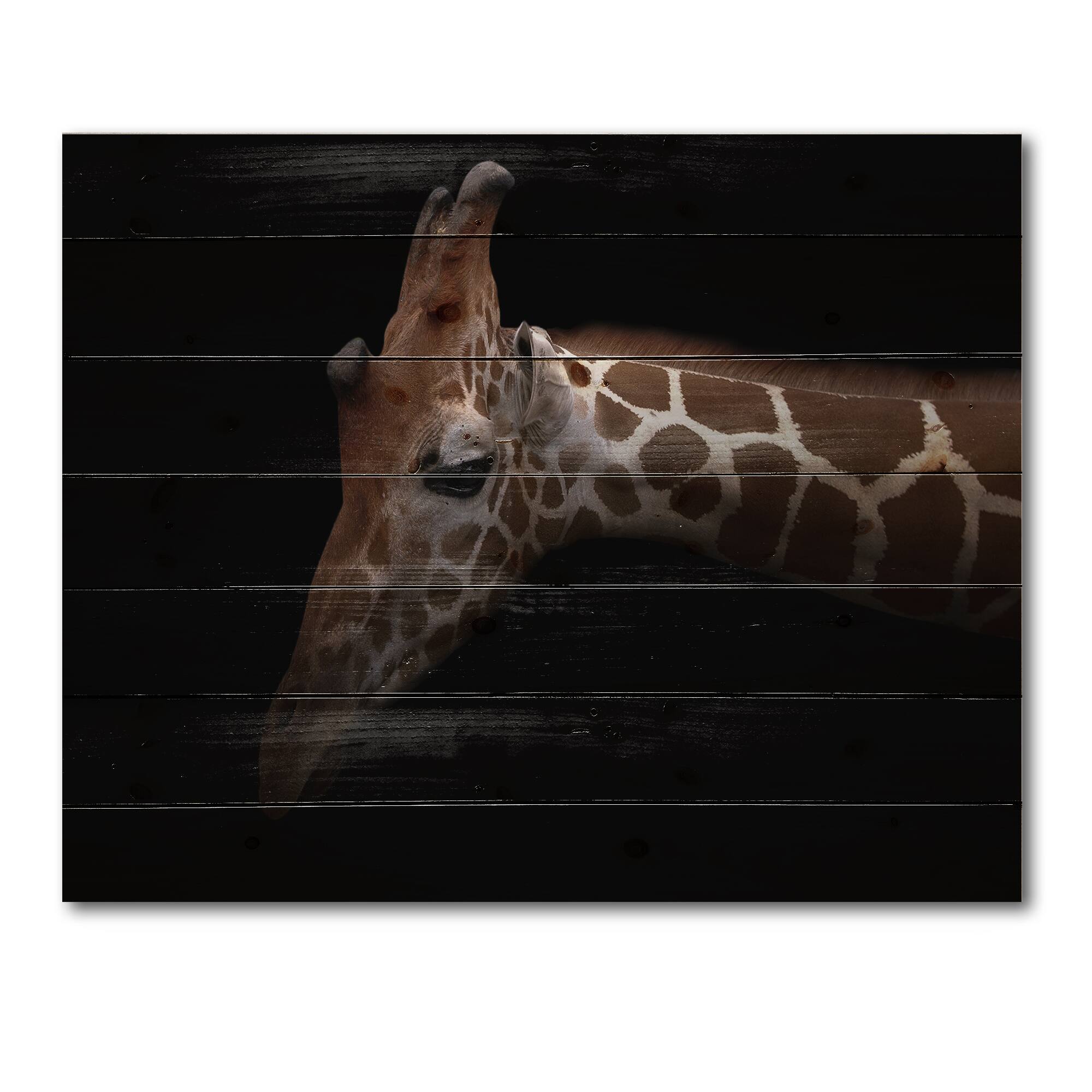 Designart - Portrait of A Giraffe IV - Farmhouse Print on Natural Pine Wood