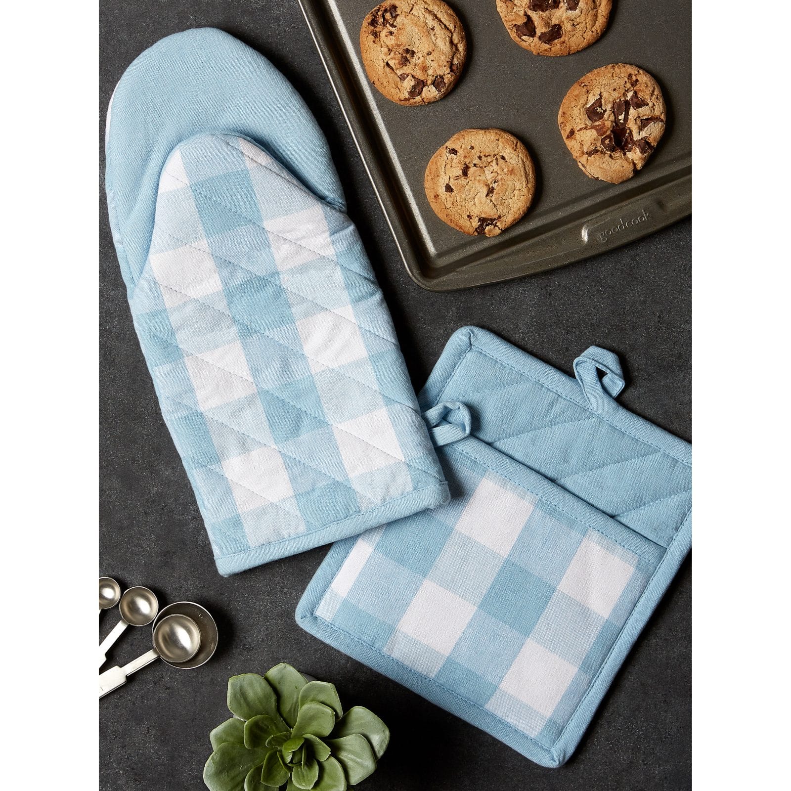 DII® Light Blue Buffalo Check Oven Mitt & Pot Holder Set
