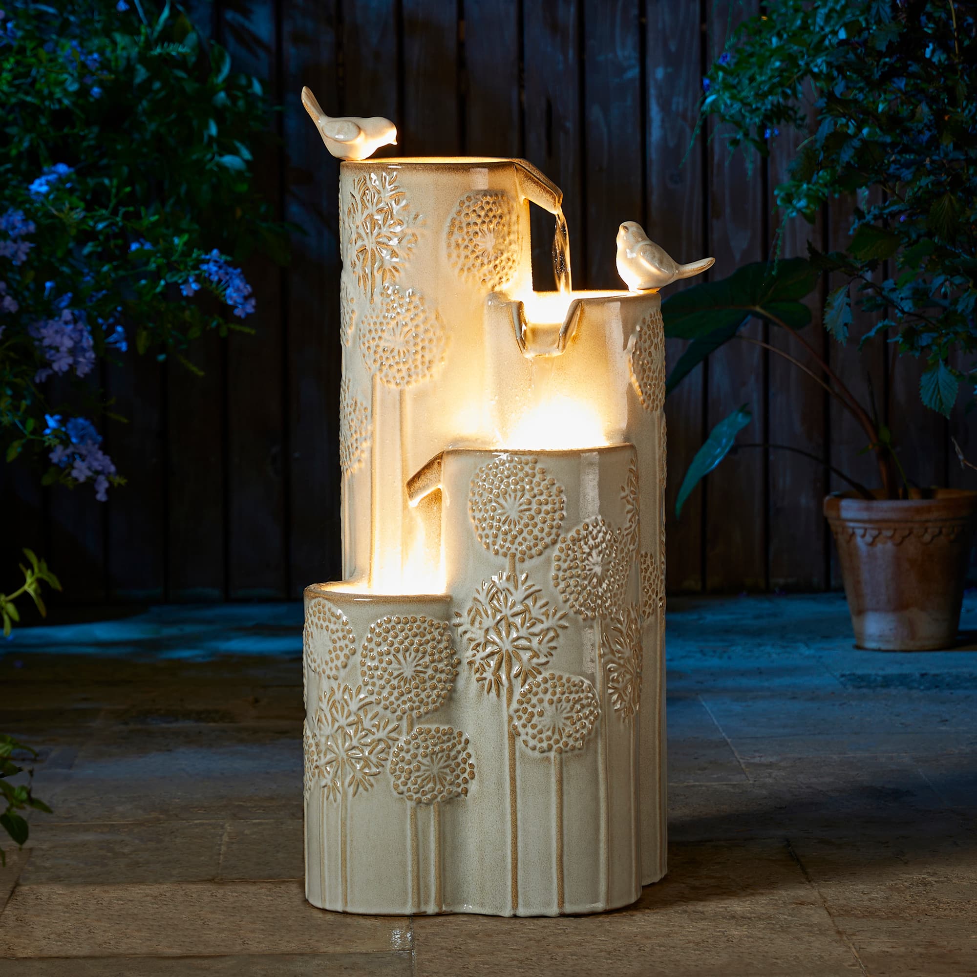 Glitzhome&#xAE; 31.75&#x22; Beige 4-Tier Dandelion Texture Vase-Shaped Ceramic Outdoor Fountain with LED Light
