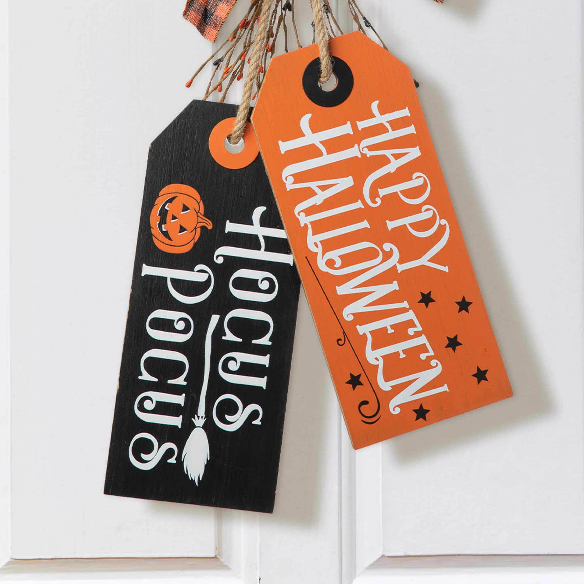 Glitzhome&#xAE; 24.75&#x22; Halloween Wooden Doorknob Hanging D&#xE9;cor