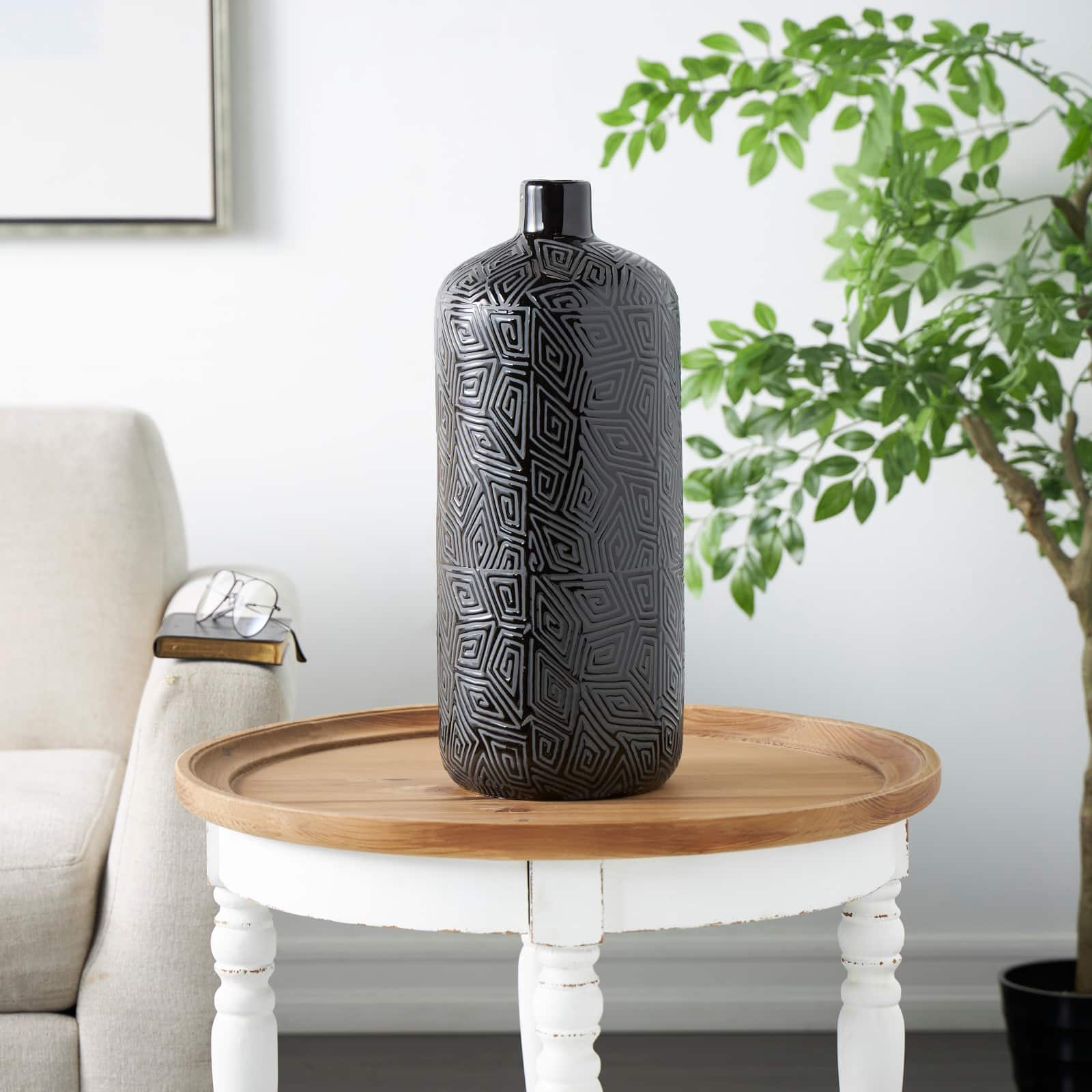 19&#x22; Black Geometric Etched Ceramic Vase