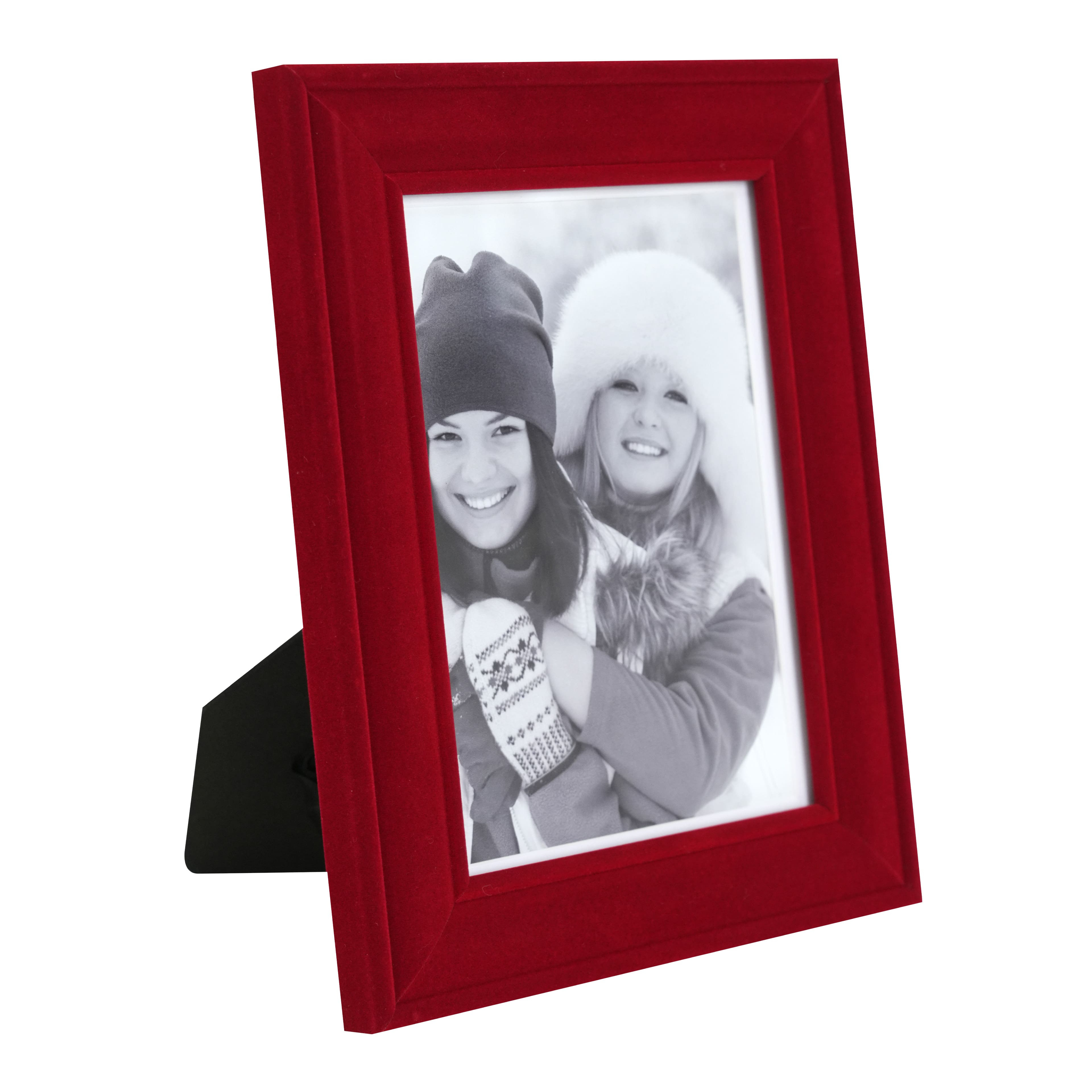 5&#x22; x 7&#x22; Velvet Plastic Frame by Studio D&#xE9;cor&#xAE;