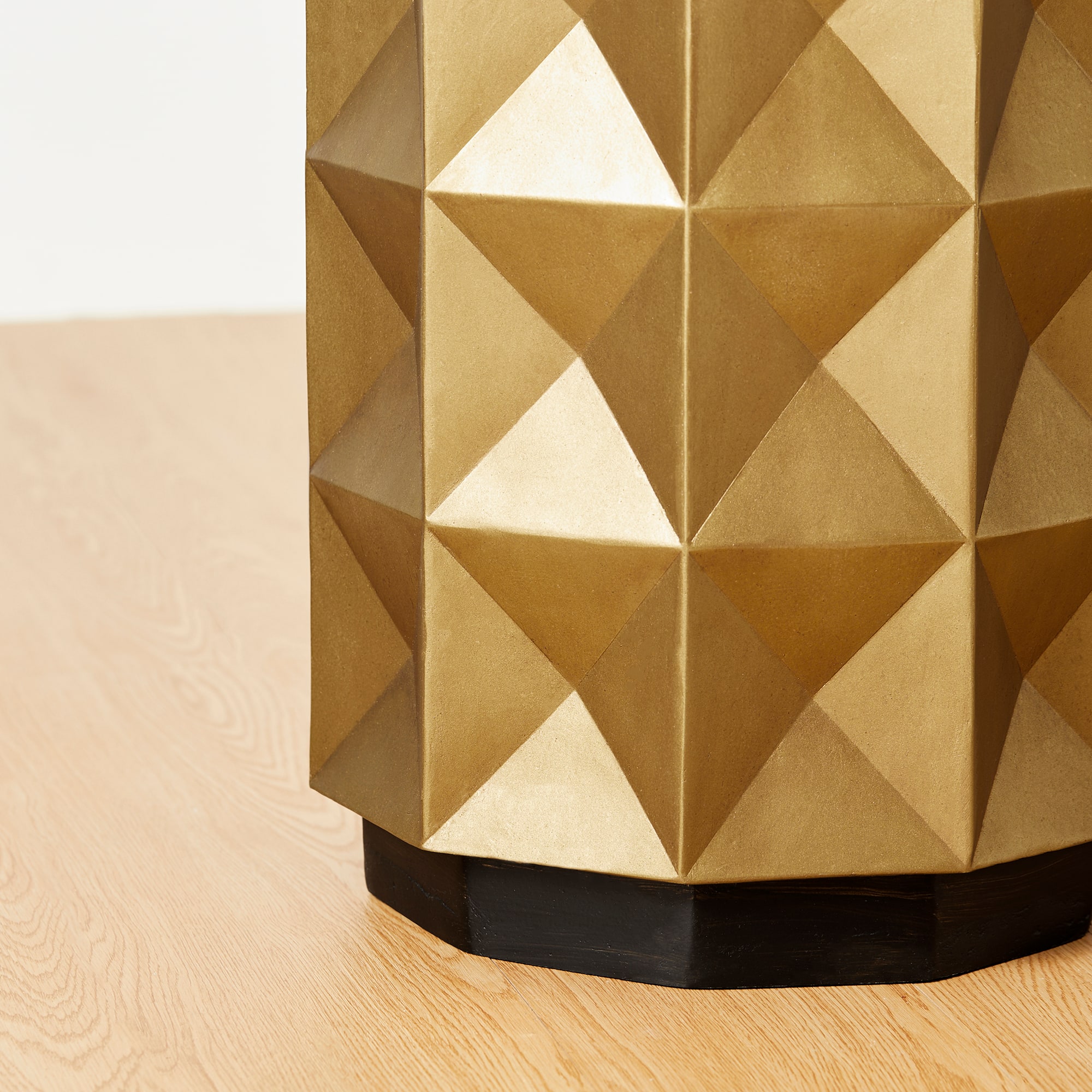 Glitzhome&#xAE; 17&#x22; Antique Gold Geometric Side Table