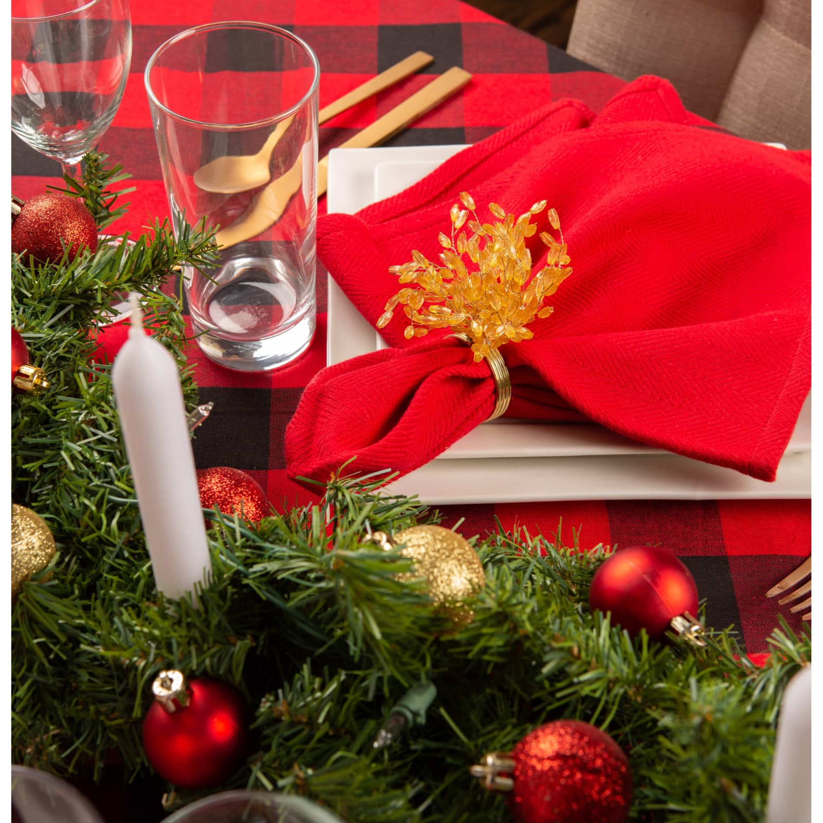 DII&#xAE; 84&#x22; Buffalo Check Tablecloth
