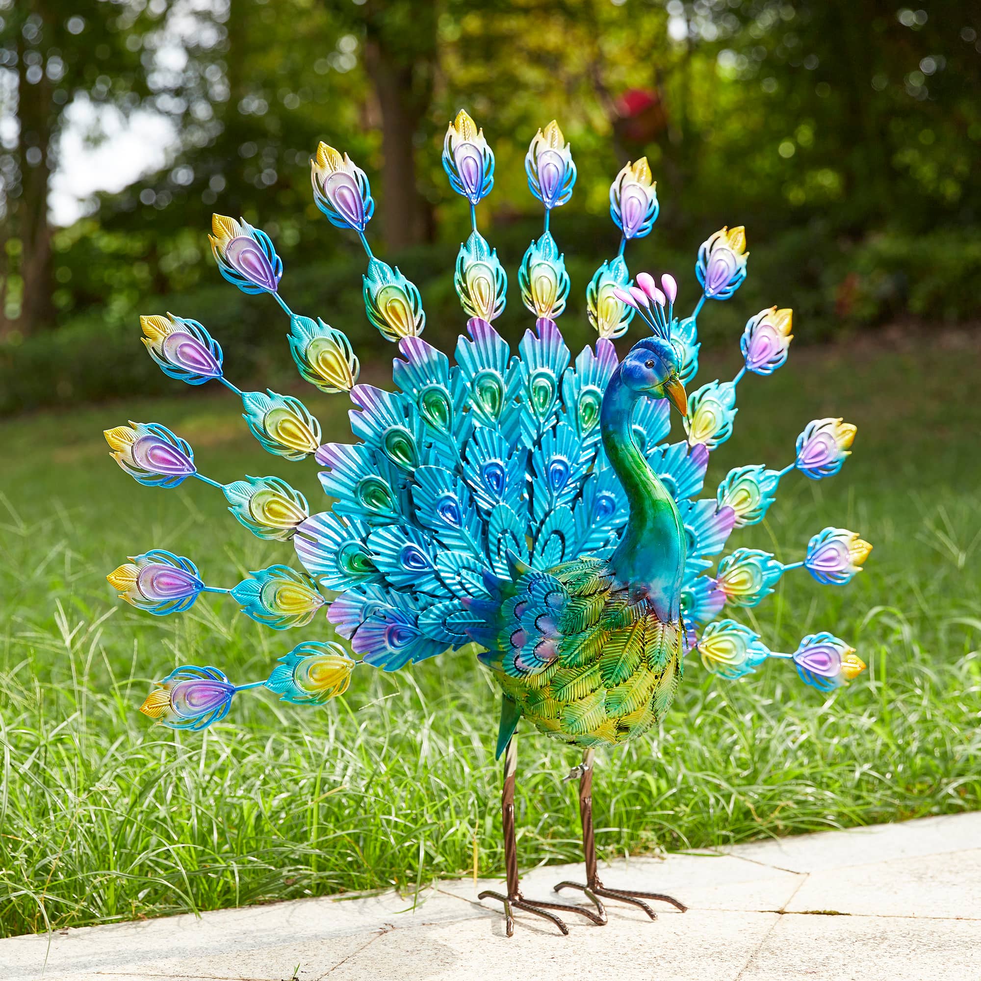 Glitzhome&#xAE; 28.75&#x22; Metal Tail Spread Peacock Garden Statue with Stakes