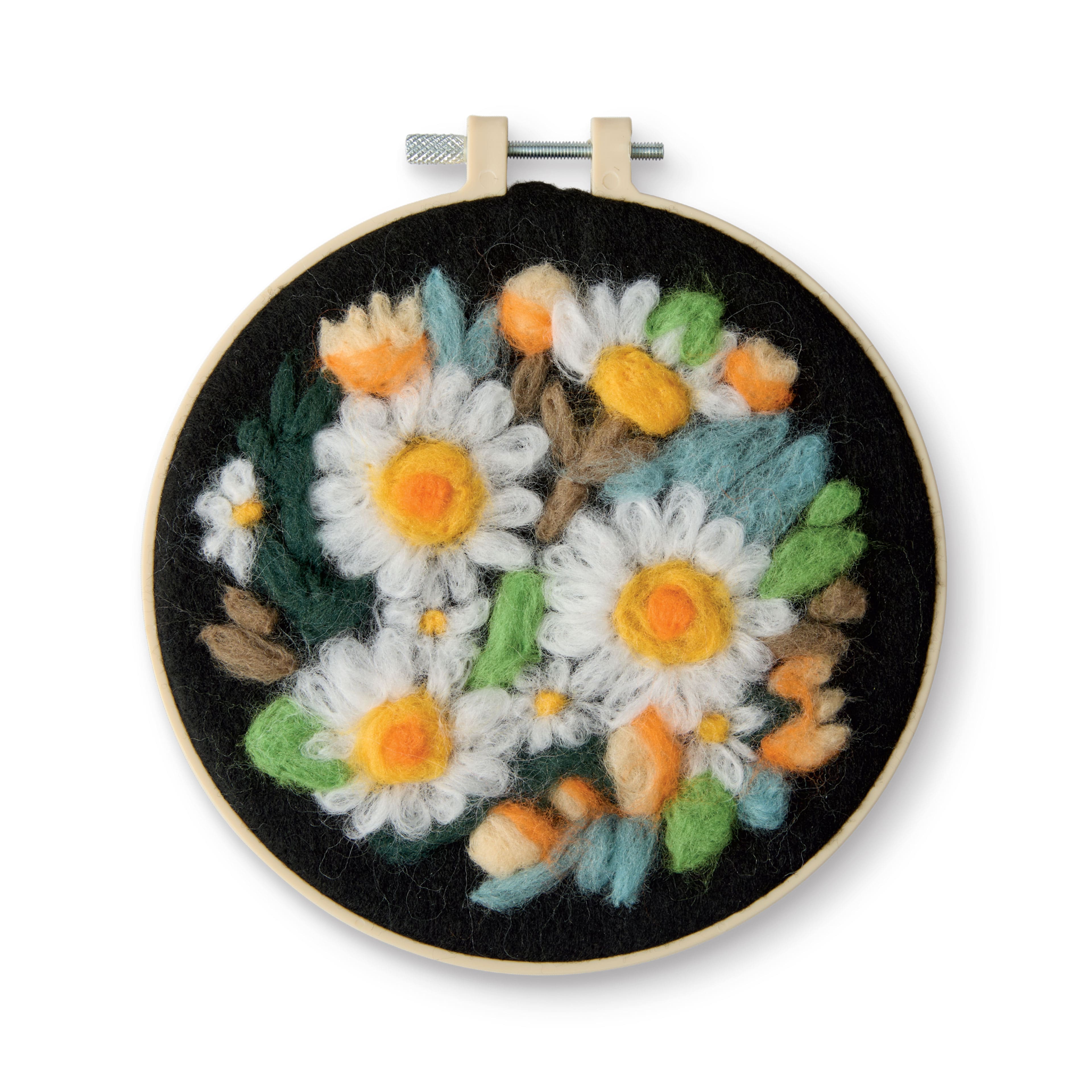 6&#x22; Daisy Needle Felting Kit with Hoop by Loops &#x26; Threads&#xAE;