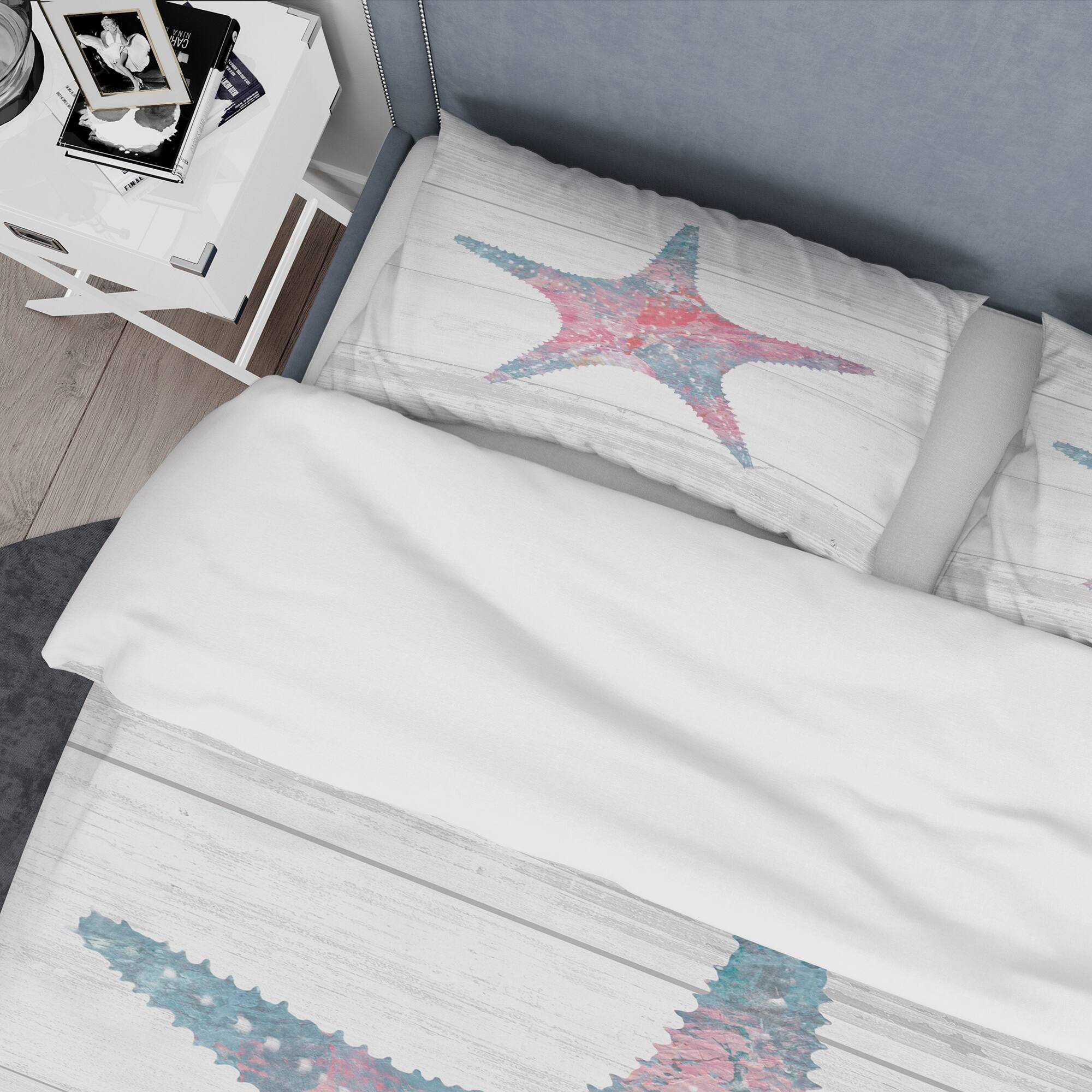 Designart &#x27;Pink Starfish Ocean Life&#x27; Coastal Bedding Set - Duvet Cover &#x26; Shams
