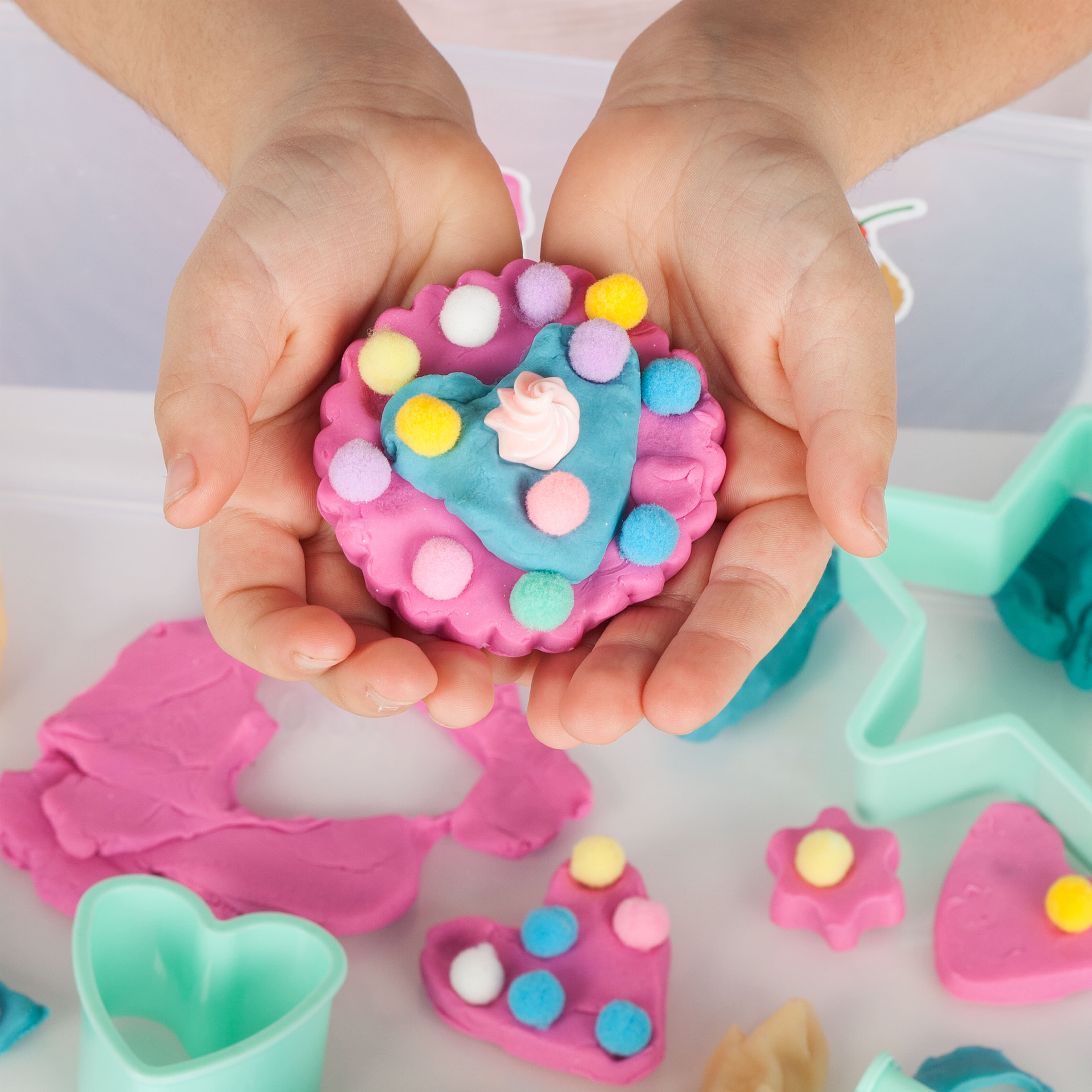 8 Pack: Creativity for Kids&#xAE; Bake Shop Sensory Bin