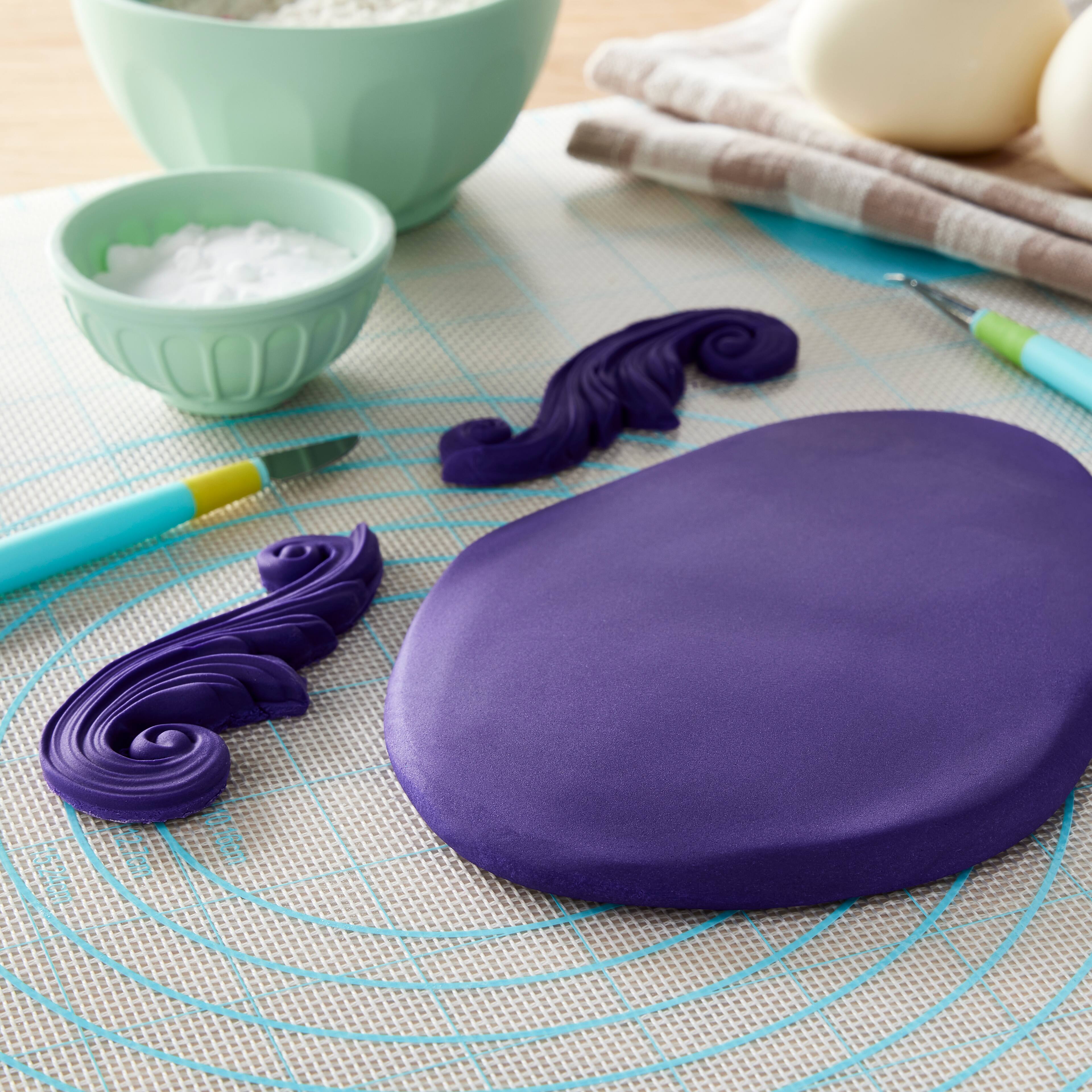 Satin Ice™ Vanilla Fondant, 2lb.