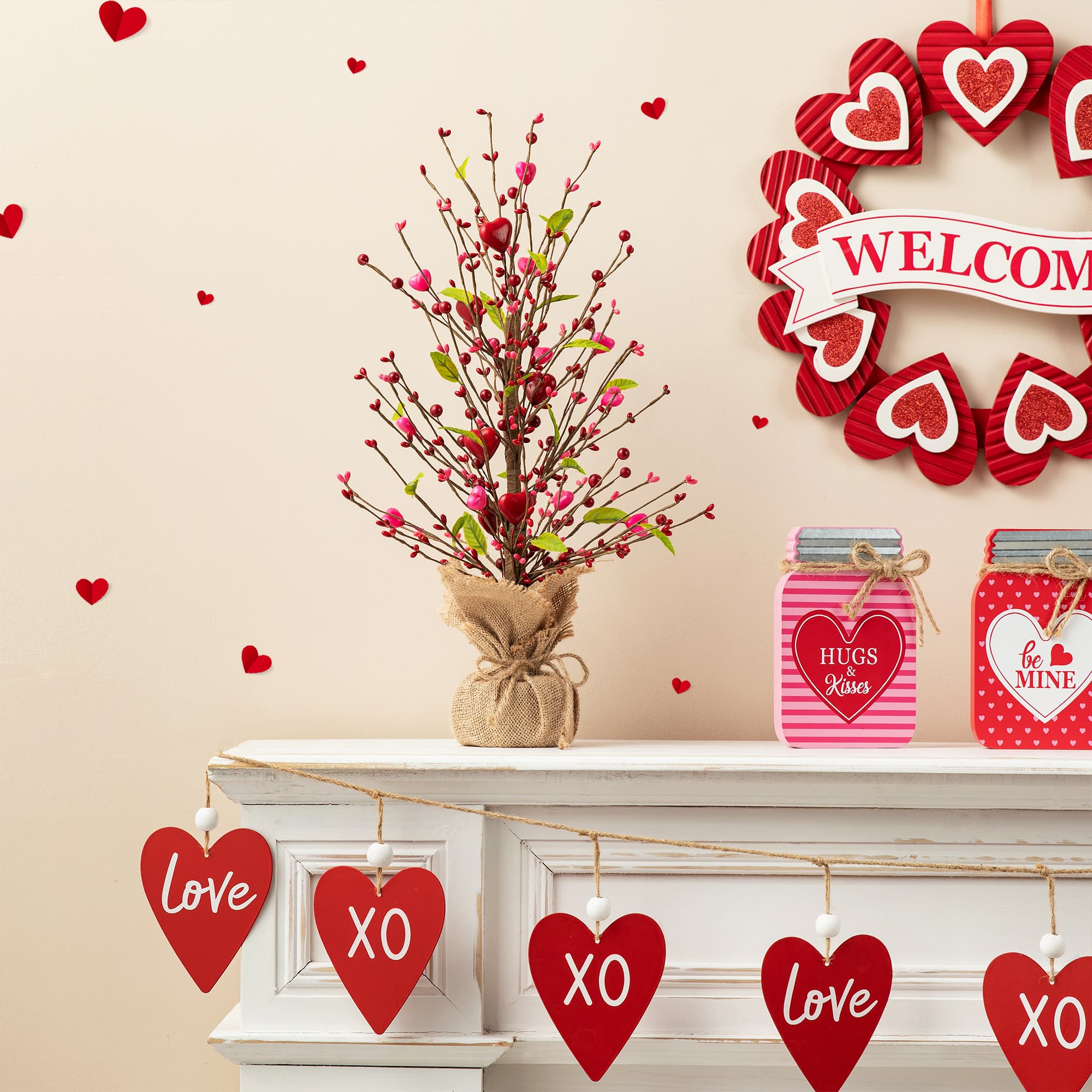 Glitzhome&#xAE; 20&#x22; Valentine&#x27;s Berry Heart Table Tree