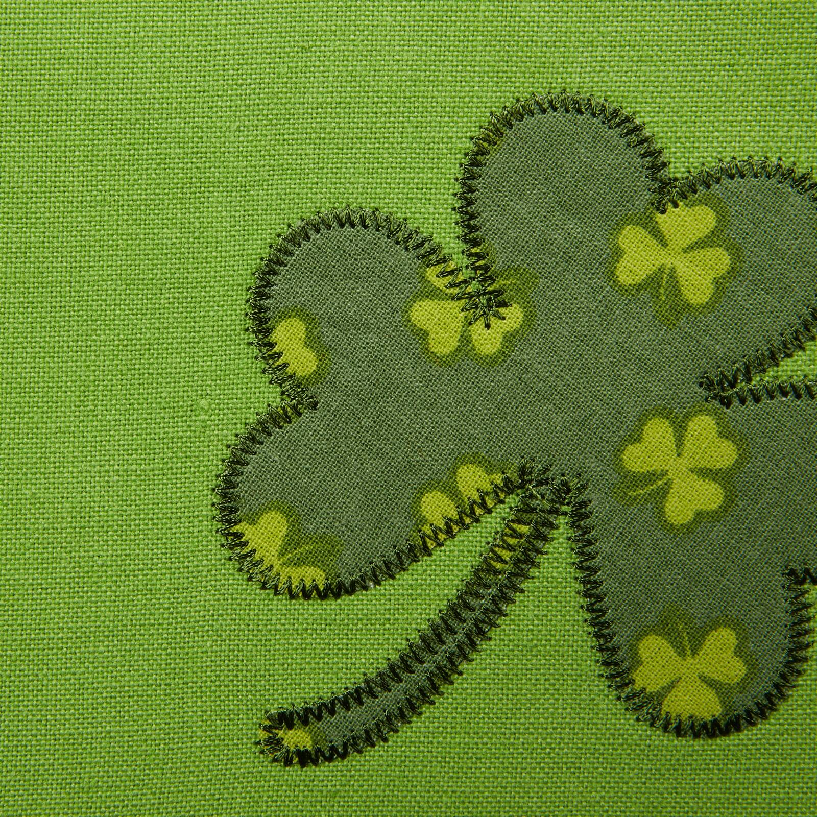DII&#xAE; 108&#x22; Lucky Day Table Runner