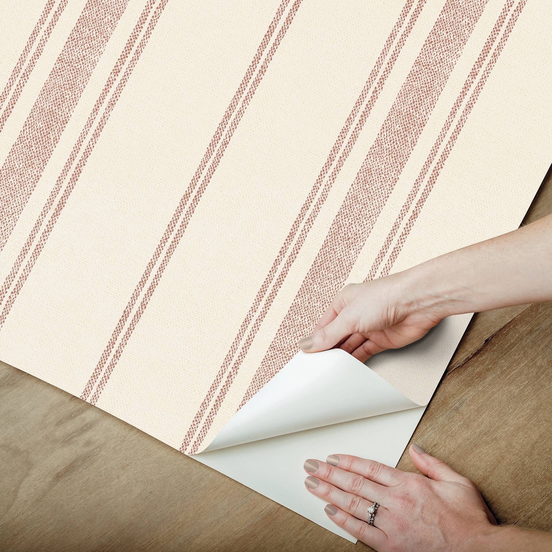 Chris Loves Julia Alcott Peel &#x26; Stick Wallpaper