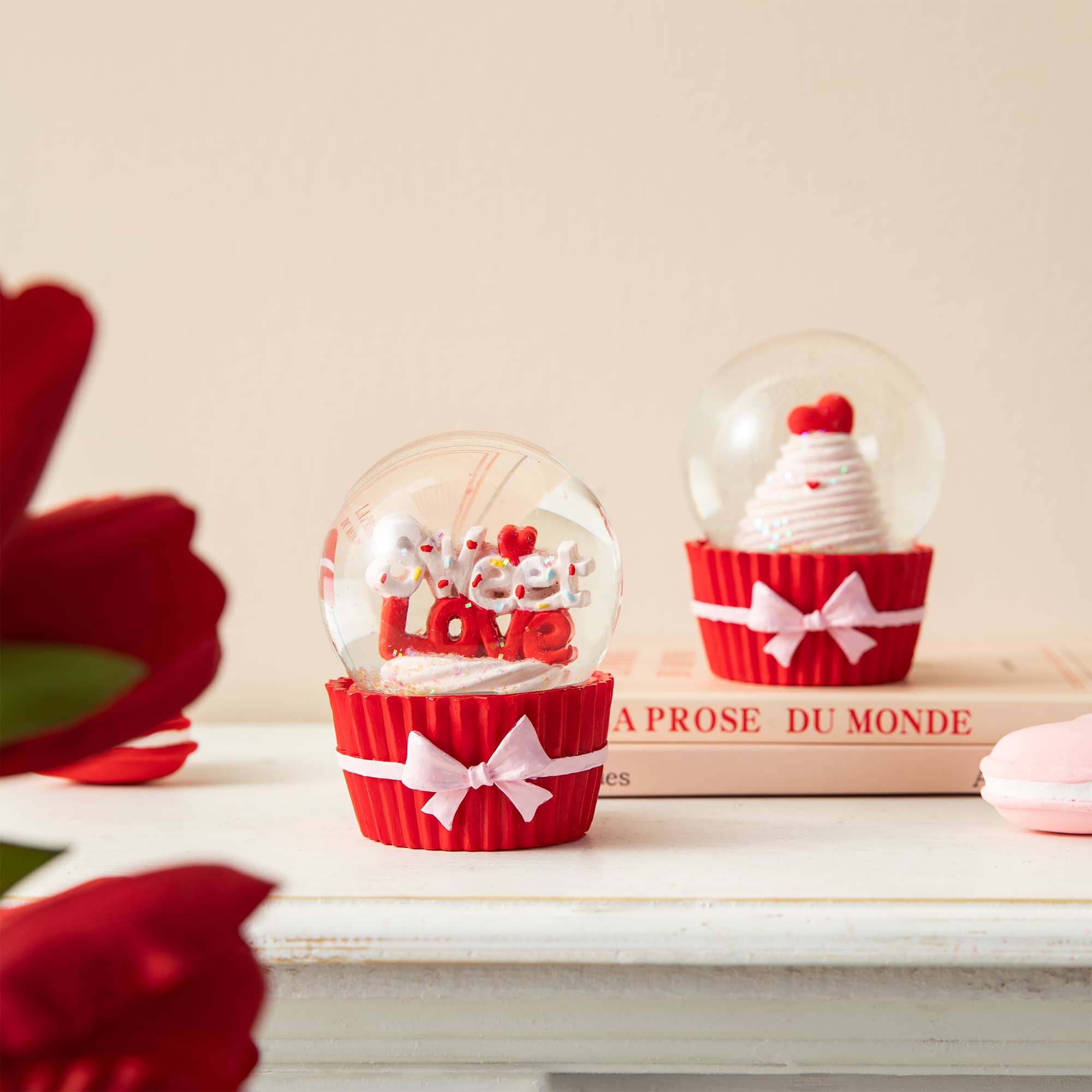 Glitzhome&#xAE; 3.25&#x22; Valentine&#x27;s Cupcake Waterglobes Set