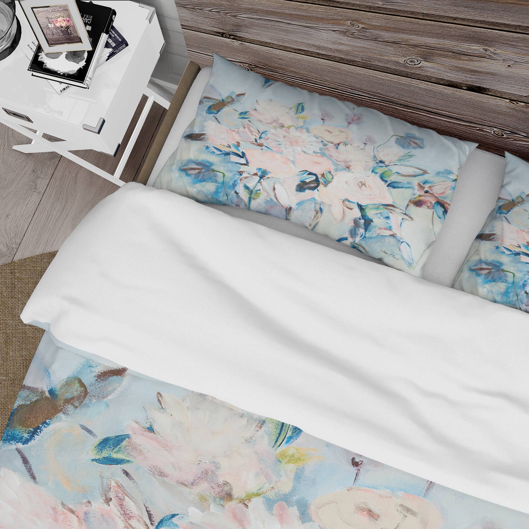 Designart &#x27;Abstract Pink Flowers Farmhouse Waterpainting&#x27; Farmhouse Bedding Set - Duvet Cover &#x26; Shams