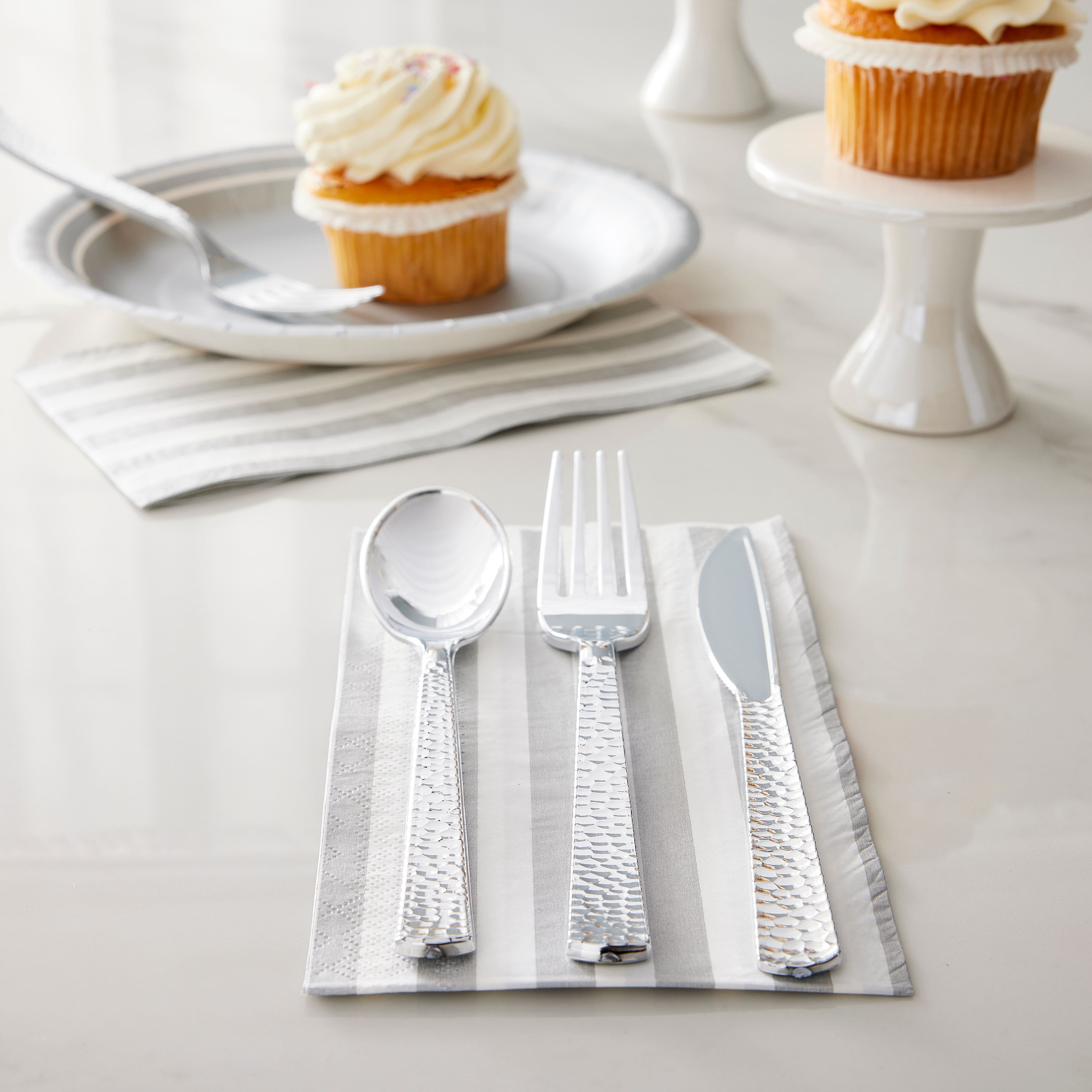 SHENMO 300 Plastic Silverware Set, Silver Plastic Cutlery Set,, 100 Plastic  Forks, 100 Plastic Spoons, 100 Plastic Knives