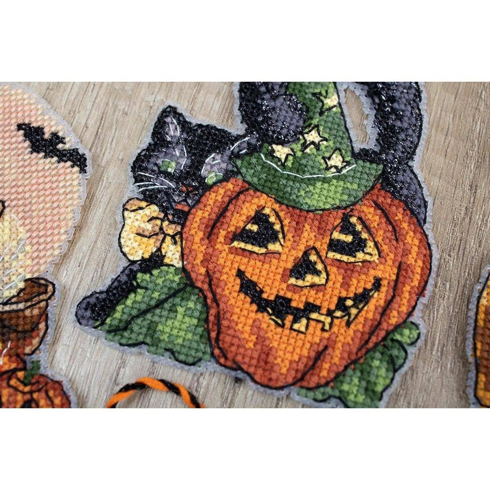 Letistitch Halloween Toys Plastic Canvas Counted Cross Stitch Kit
