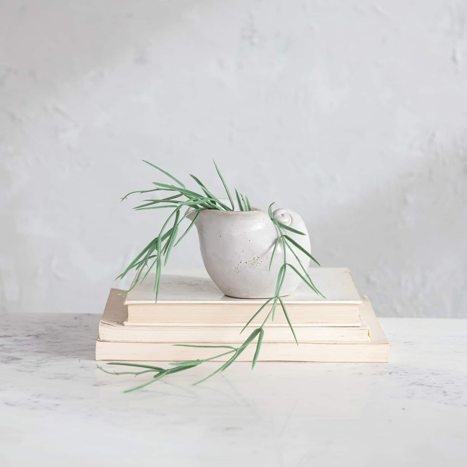 5&#x22; White Stoneware Shell Planter