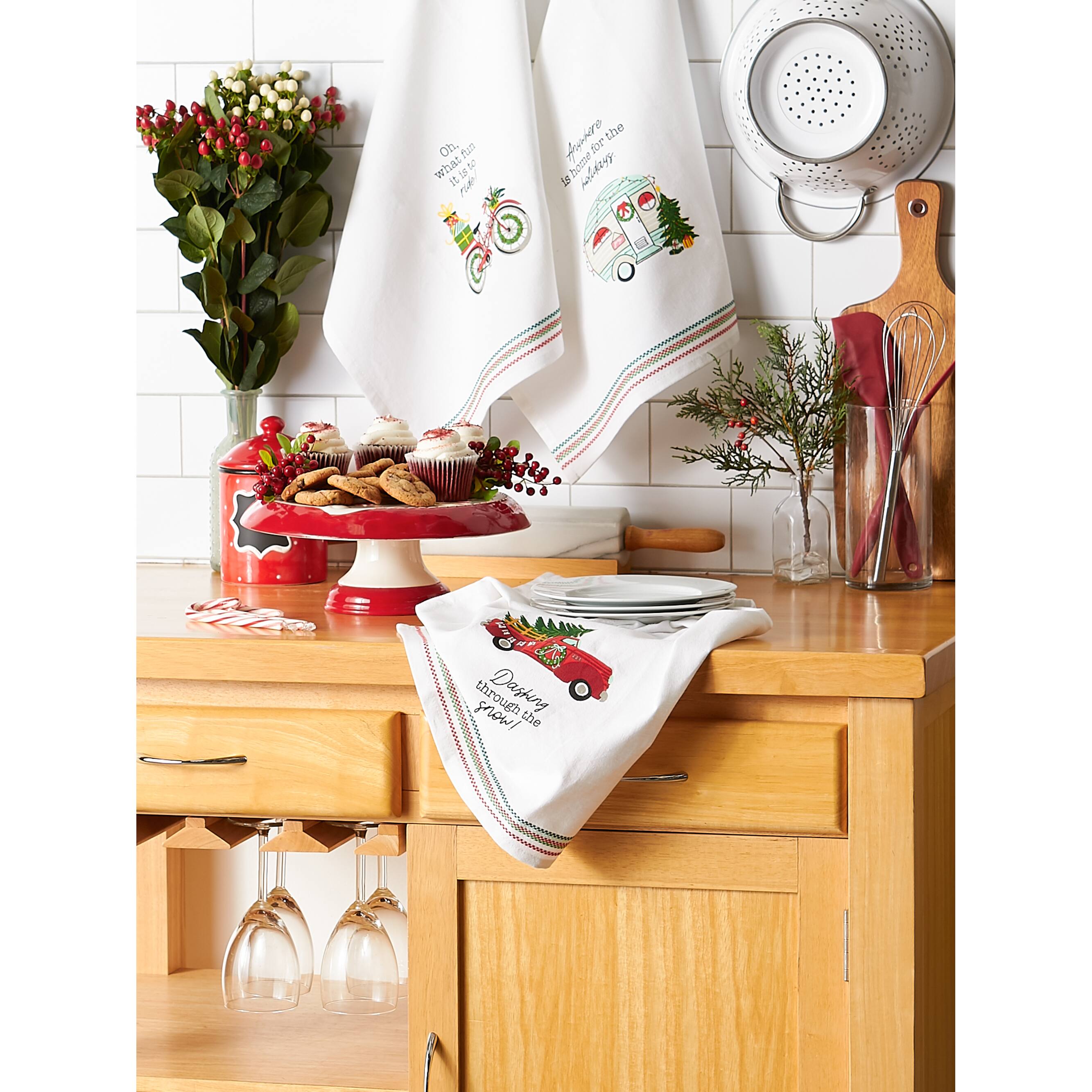 DII® Holidays On Wheels Printed Dishtowel Set