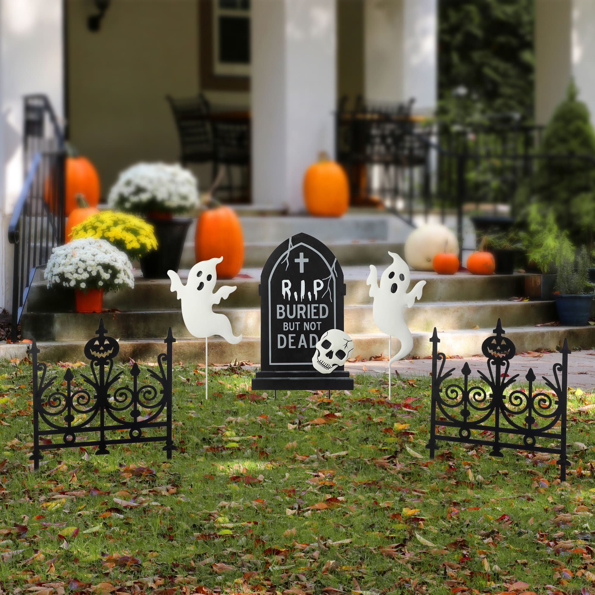 Glitzhome&#xAE; 24&#x22; 5-Piece Halloween Metal Graveyard Yard Stake Set