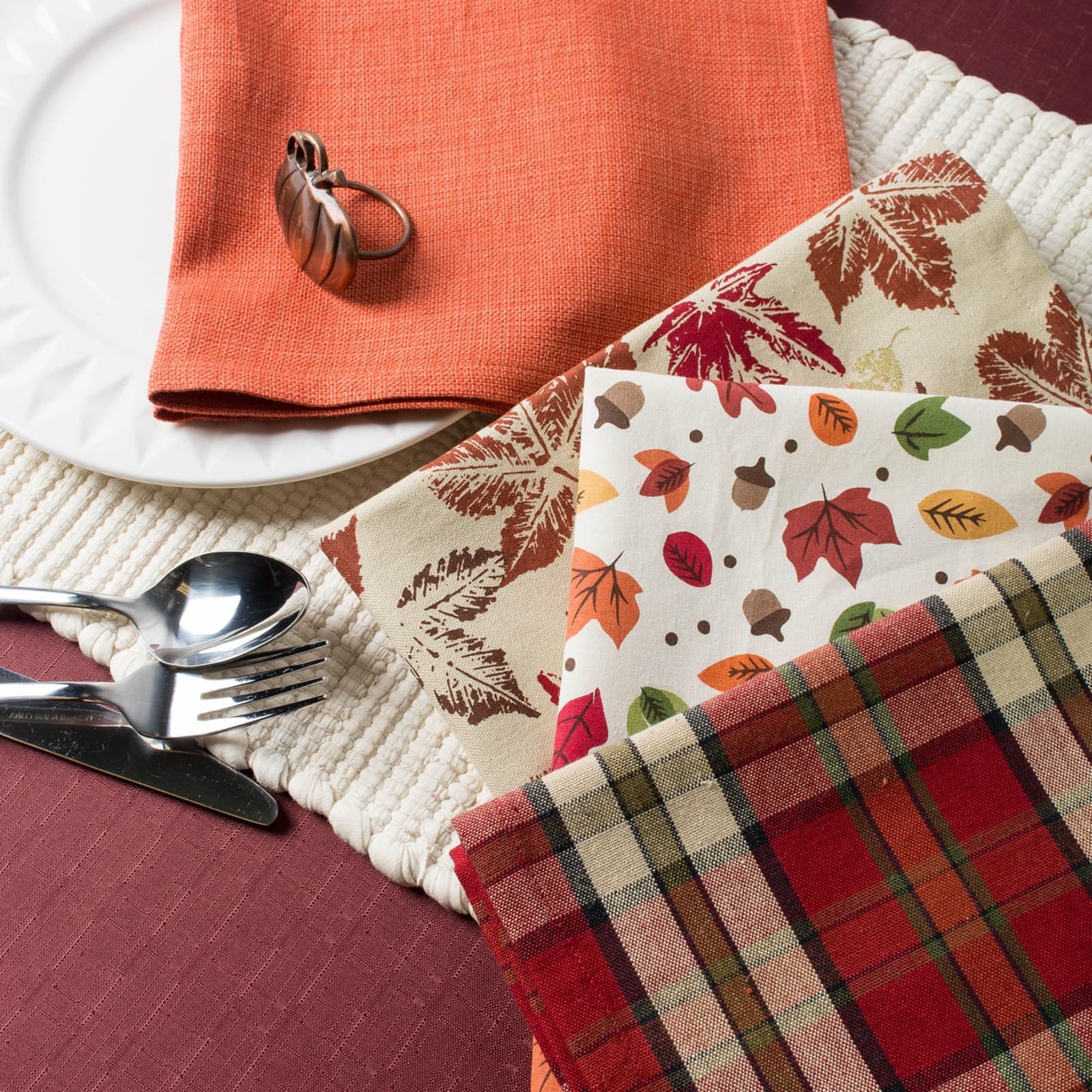 DII&#xAE; Falling Leaves Print Dinner Napkins, 6ct.