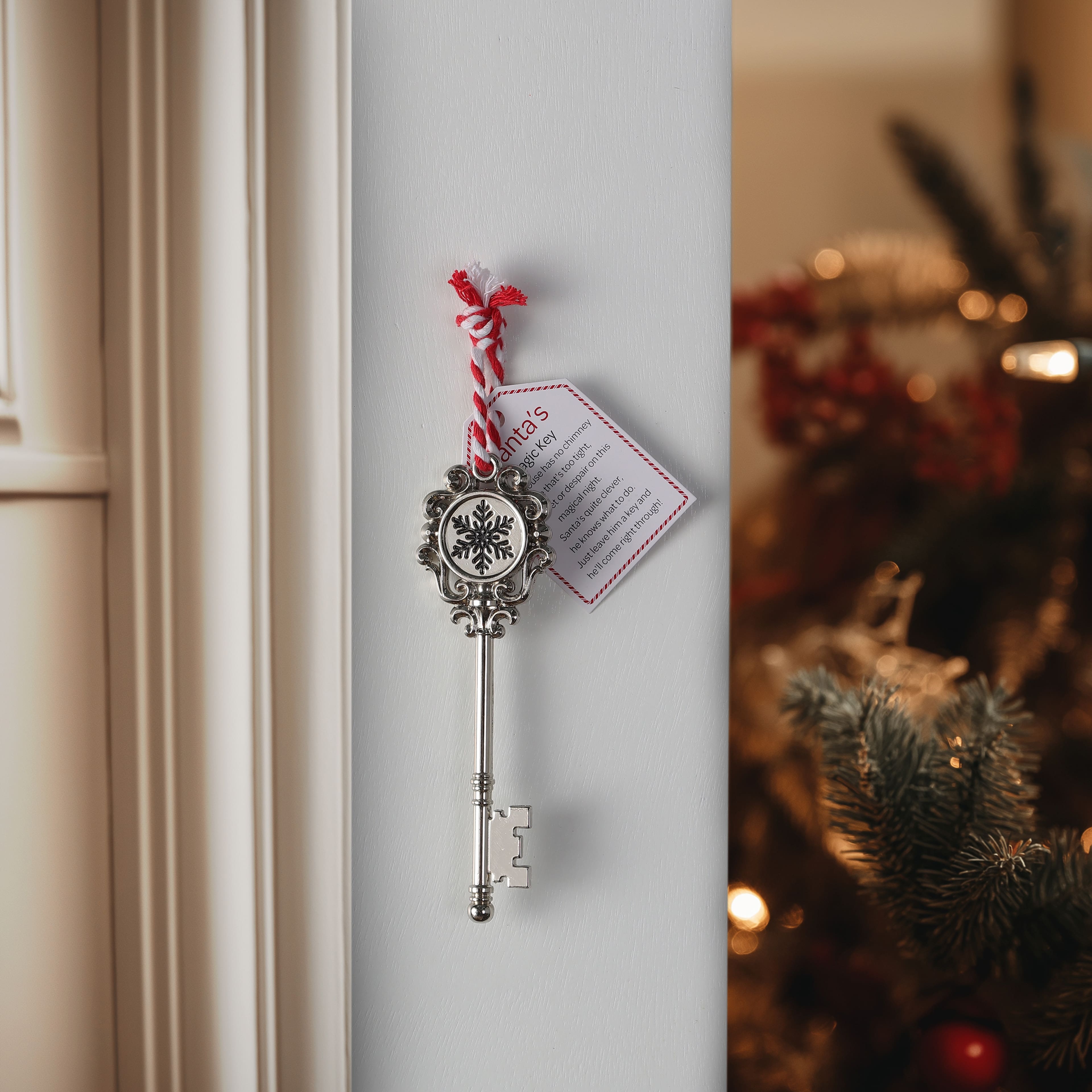 7.25&#x22; Santa&#x27;s Magic Key Wall D&#xE9;cor by Ashland&#xAE;