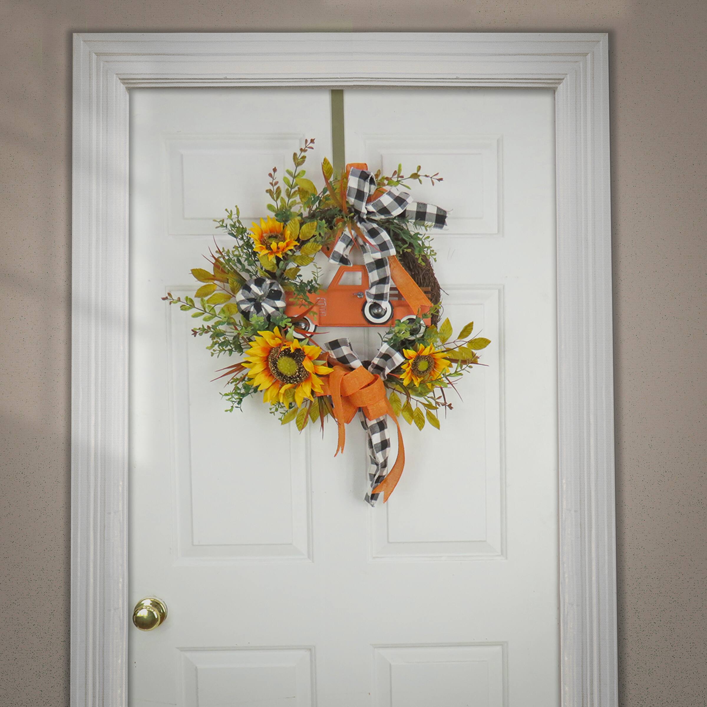 26'' Harvest Country Car and Sunflowers Wreath